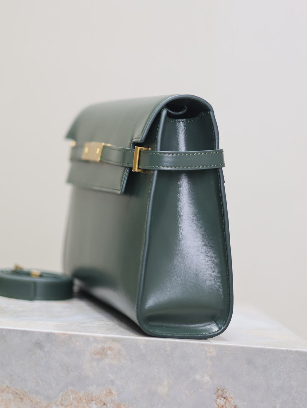 SAINT LAURENT MANHATTAN MEDIUM 29 IN SACRAMENTO GREEN SMOOTH CALFSKIN GOLD BUCKLE