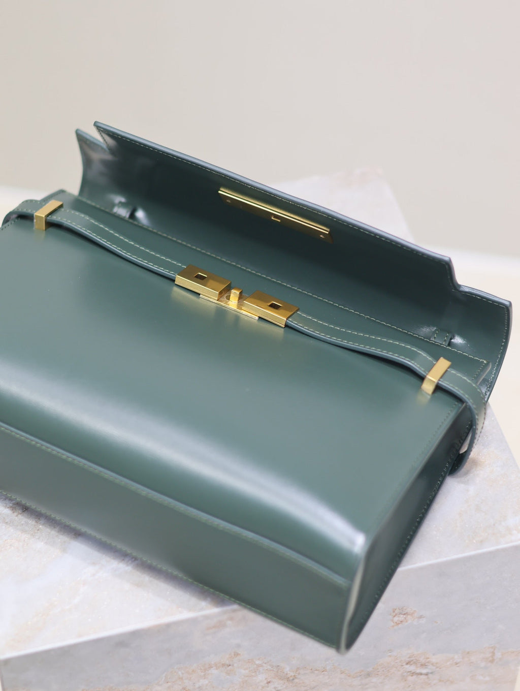 SAINT LAURENT MANHATTAN MEDIUM 29 IN SACRAMENTO GREEN SMOOTH CALFSKIN GOLD BUCKLE