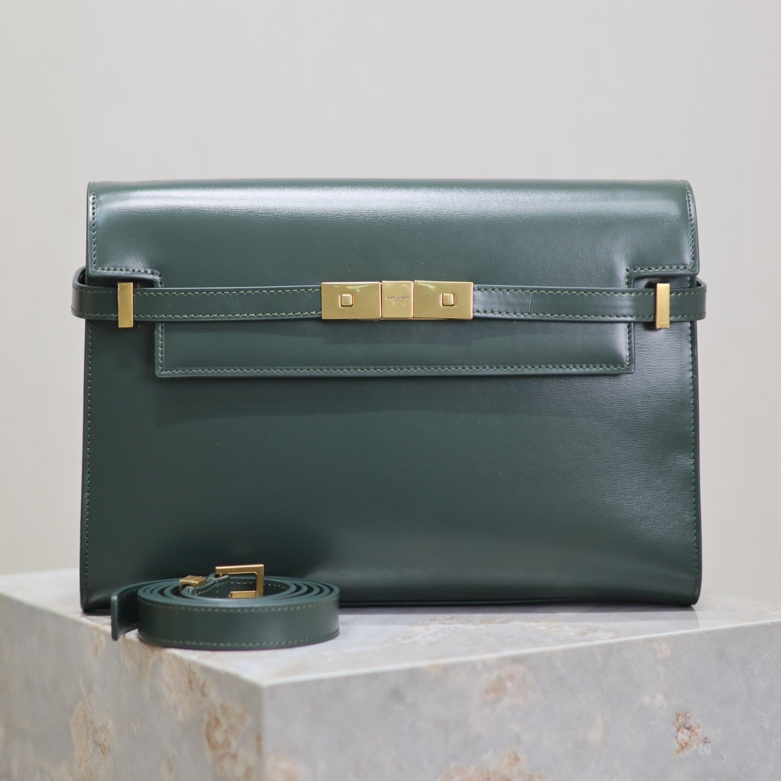 SAINT LAURENT MANHATTAN MEDIUM 29 IN SACRAMENTO GREEN SMOOTH CALFSKIN GOLD BUCKLE