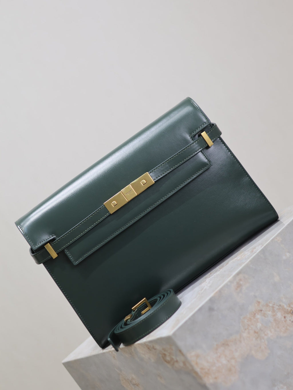 SAINT LAURENT MANHATTAN MEDIUM 29 IN SACRAMENTO GREEN SMOOTH CALFSKIN GOLD BUCKLE