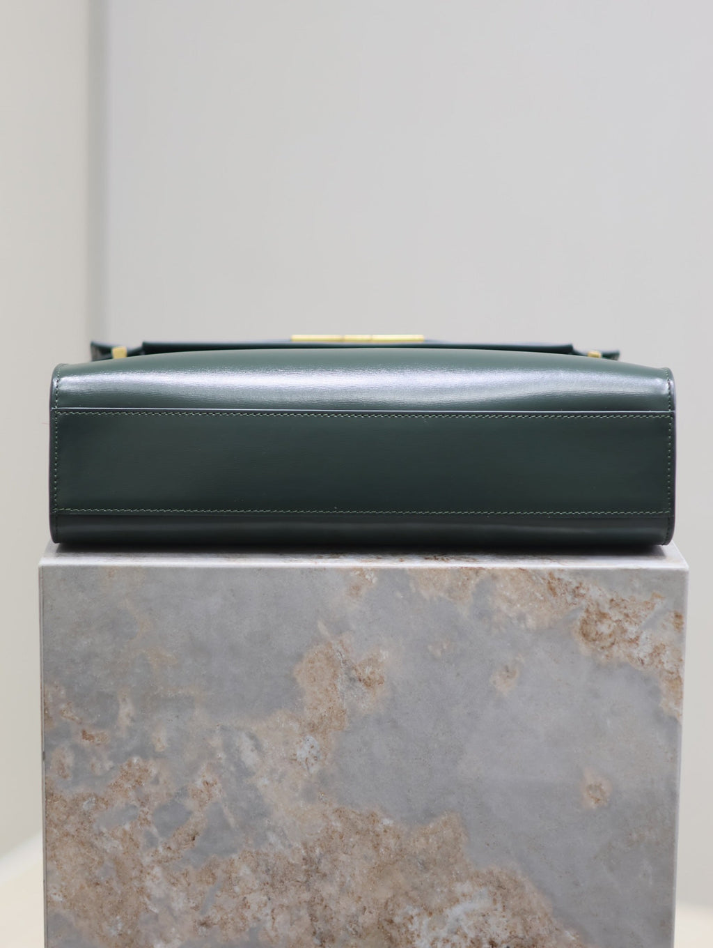 SAINT LAURENT MANHATTAN MEDIUM 29 IN SACRAMENTO GREEN SMOOTH CALFSKIN GOLD BUCKLE