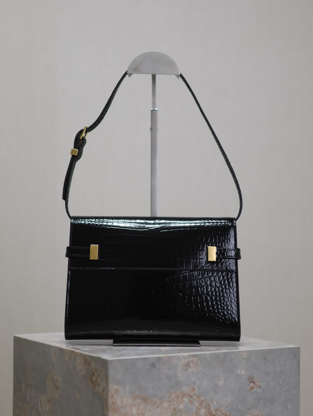 SAINT LAURENT MANHATTAN SMALL 24 IN BLACK CROCODILE PATTERN GLOSSY CALFSKIN GOLD BUCKLE