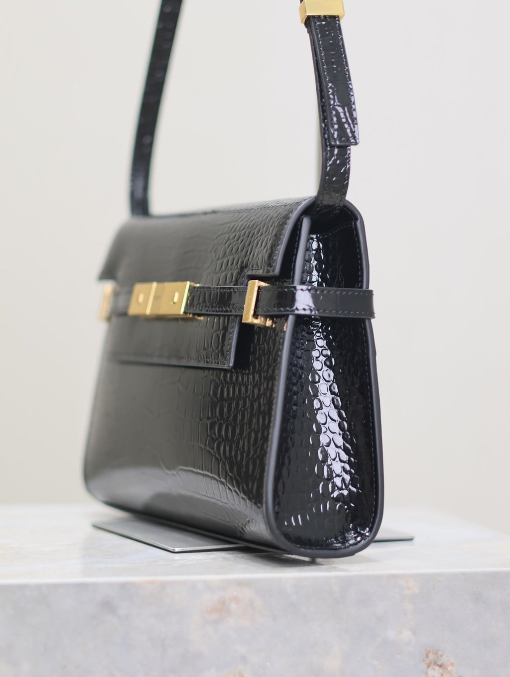SAINT LAURENT MANHATTAN SMALL 24 IN BLACK CROCODILE PATTERN GLOSSY CALFSKIN GOLD BUCKLE