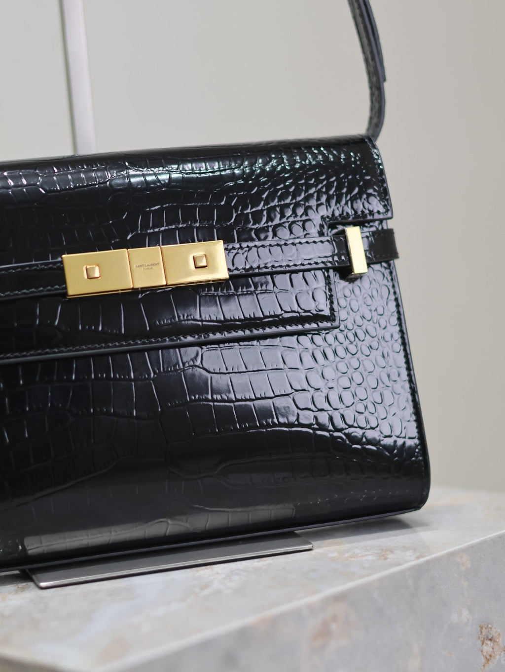 SAINT LAURENT MANHATTAN SMALL 24 IN BLACK CROCODILE PATTERN GLOSSY CALFSKIN GOLD BUCKLE