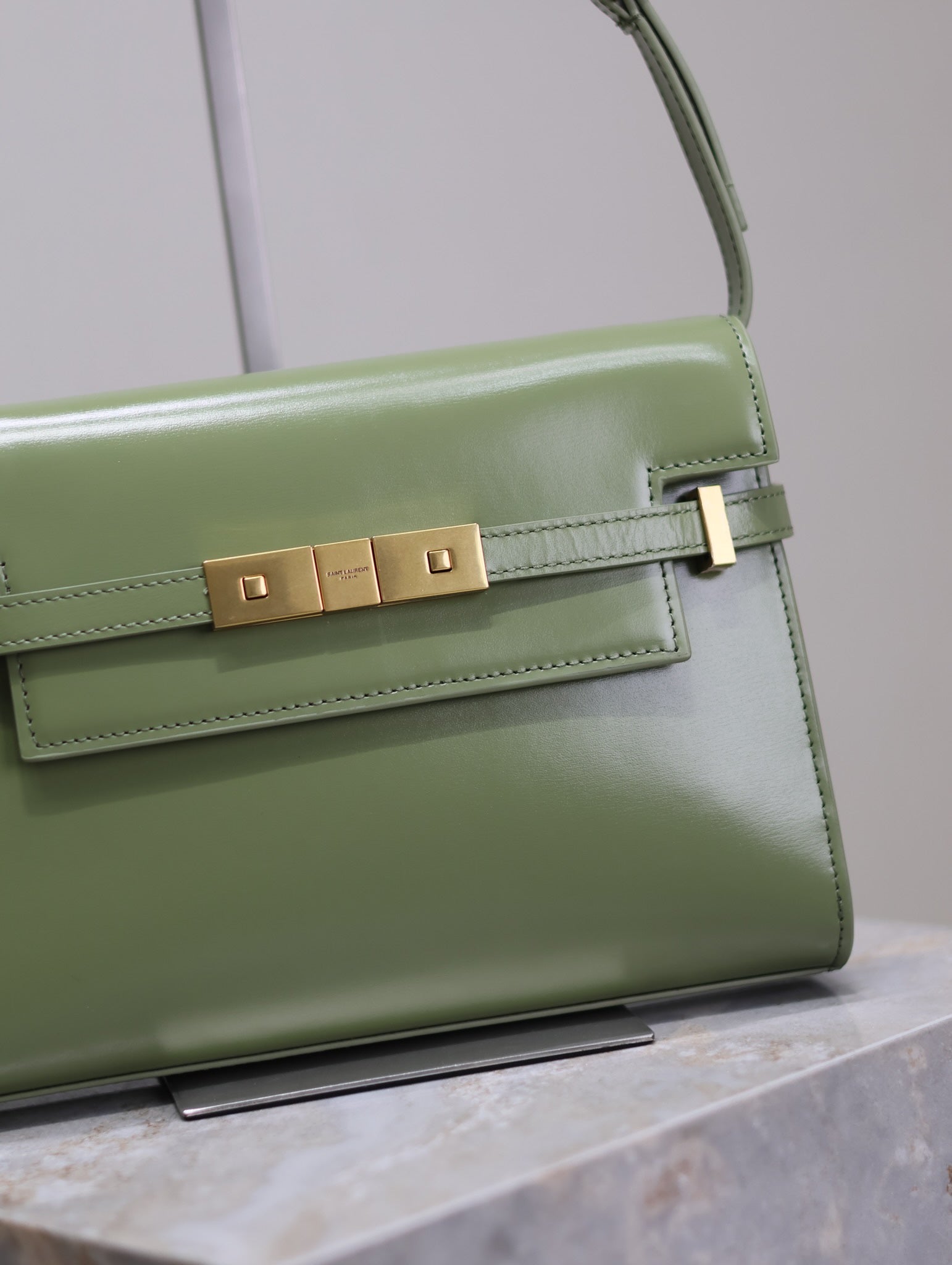 SAINT LAURENT MANHATTAN SMALL 24 IN OLIVE GREEN SMOOTH LAMBSKIN GOLD HARDWARE