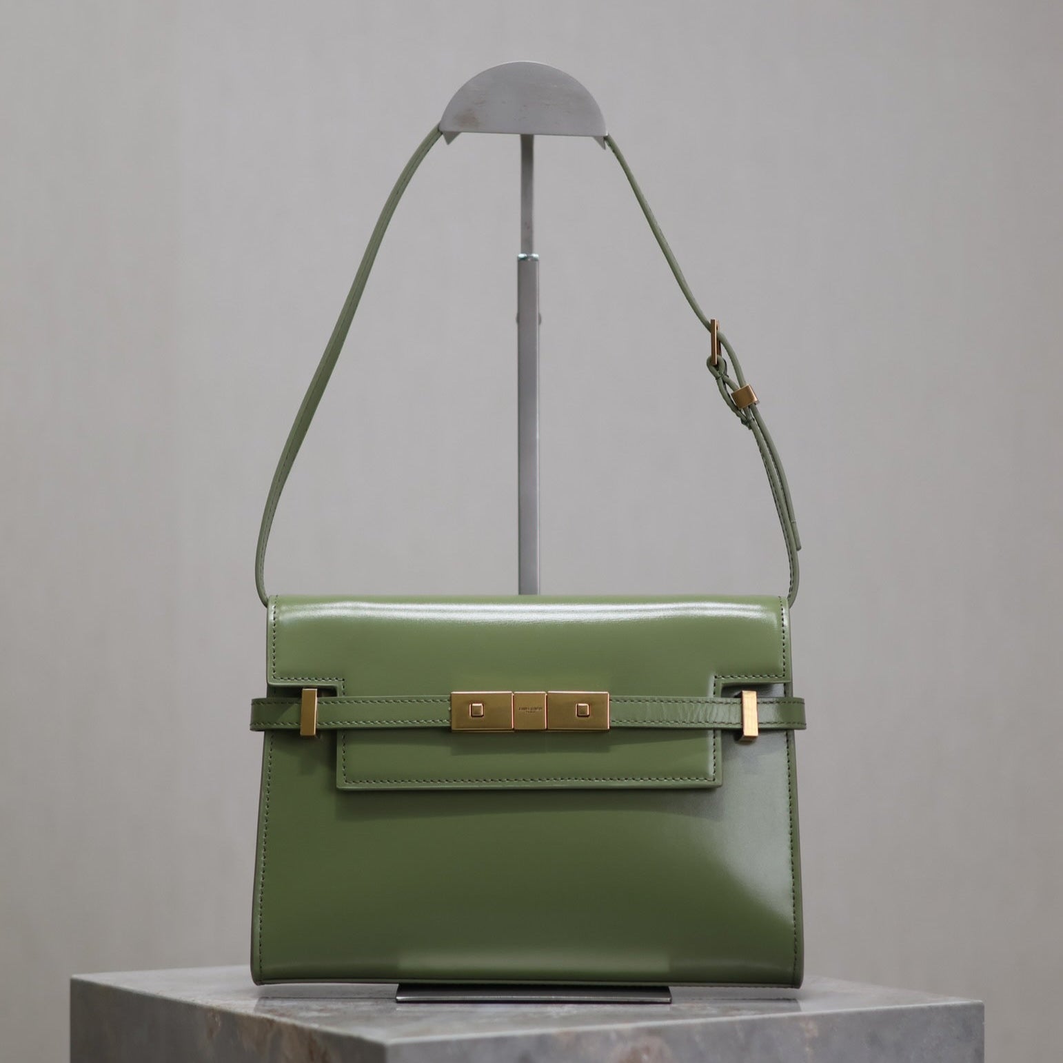 SAINT LAURENT MANHATTAN SMALL 24 IN OLIVE GREEN SMOOTH LAMBSKIN GOLD HARDWARE