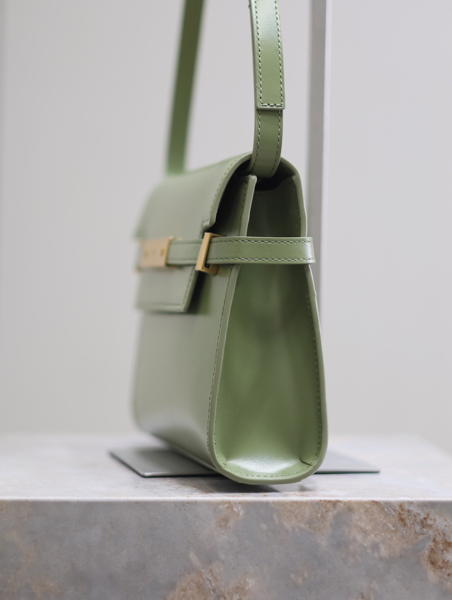 SAINT LAURENT MANHATTAN SMALL 24 IN OLIVE GREEN SMOOTH LAMBSKIN GOLD HARDWARE