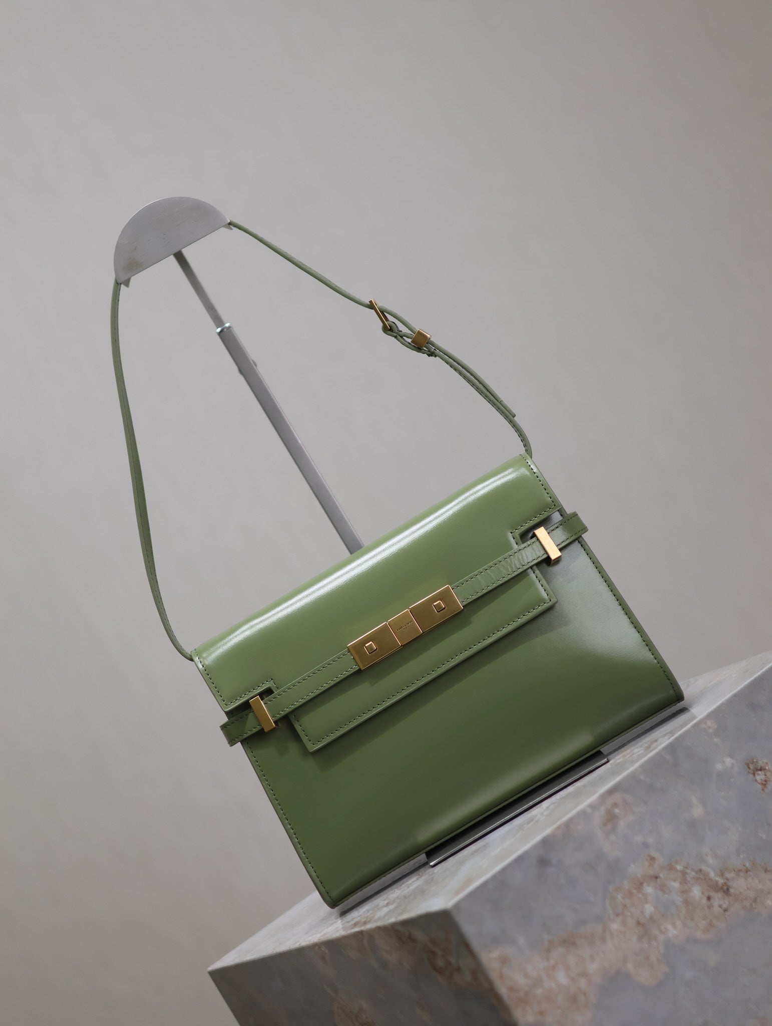 SAINT LAURENT MANHATTAN SMALL 24 IN OLIVE GREEN SMOOTH LAMBSKIN GOLD HARDWARE