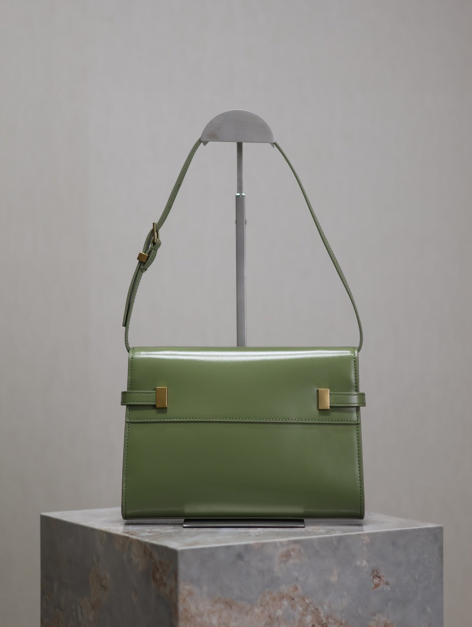 SAINT LAURENT MANHATTAN SMALL 24 IN OLIVE GREEN SMOOTH LAMBSKIN GOLD HARDWARE