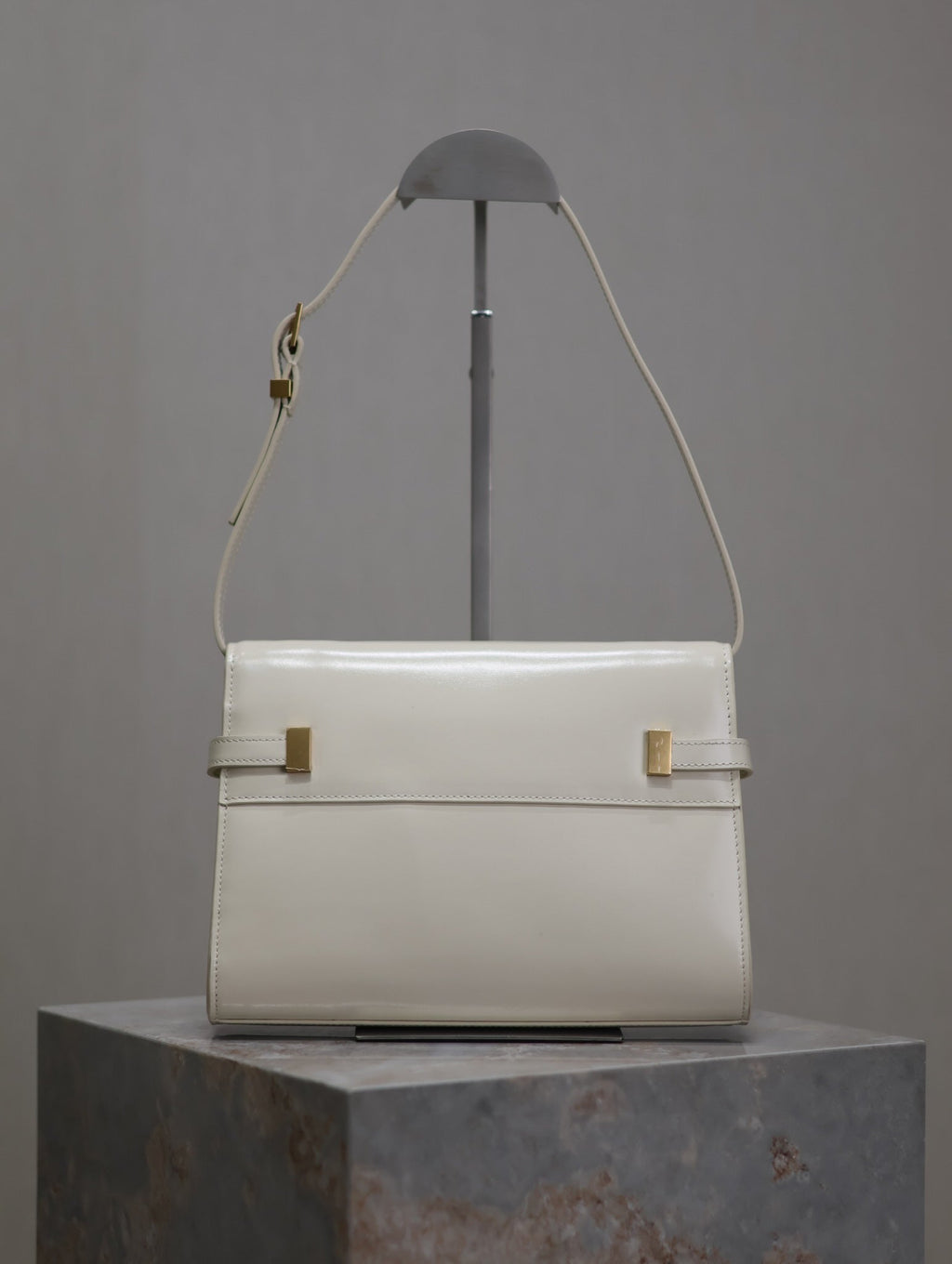 SAINT LAURENT MANHATTAN SMALL 24 IN WHITE SMOOTH LAMBSKIN GOLD HARDWARE