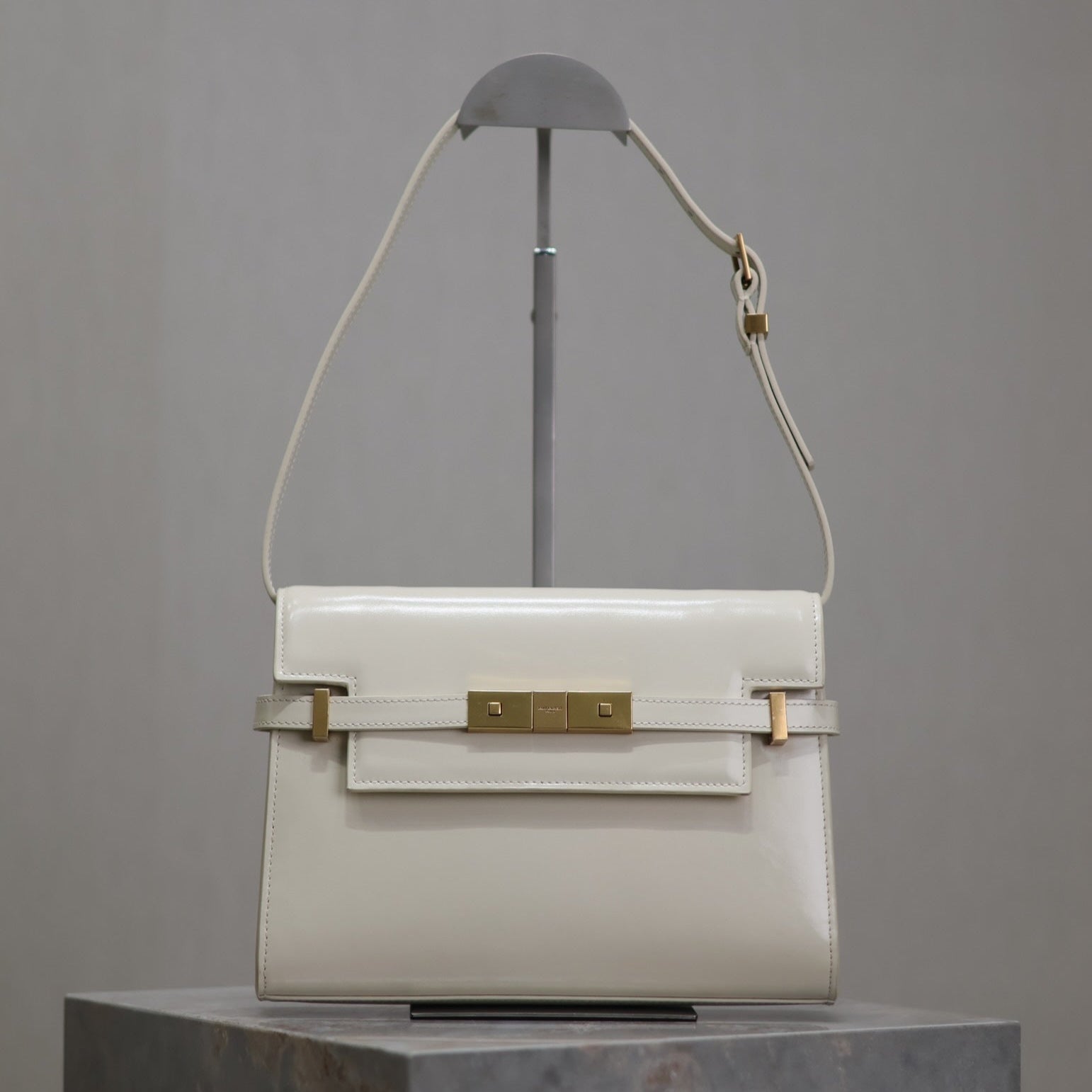 SAINT LAURENT MANHATTAN SMALL 24 IN WHITE SMOOTH LAMBSKIN GOLD HARDWARE