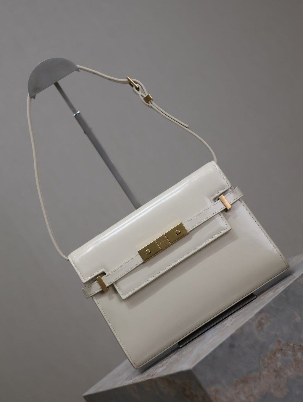 SAINT LAURENT MANHATTAN SMALL 24 IN WHITE SMOOTH LAMBSKIN GOLD HARDWARE
