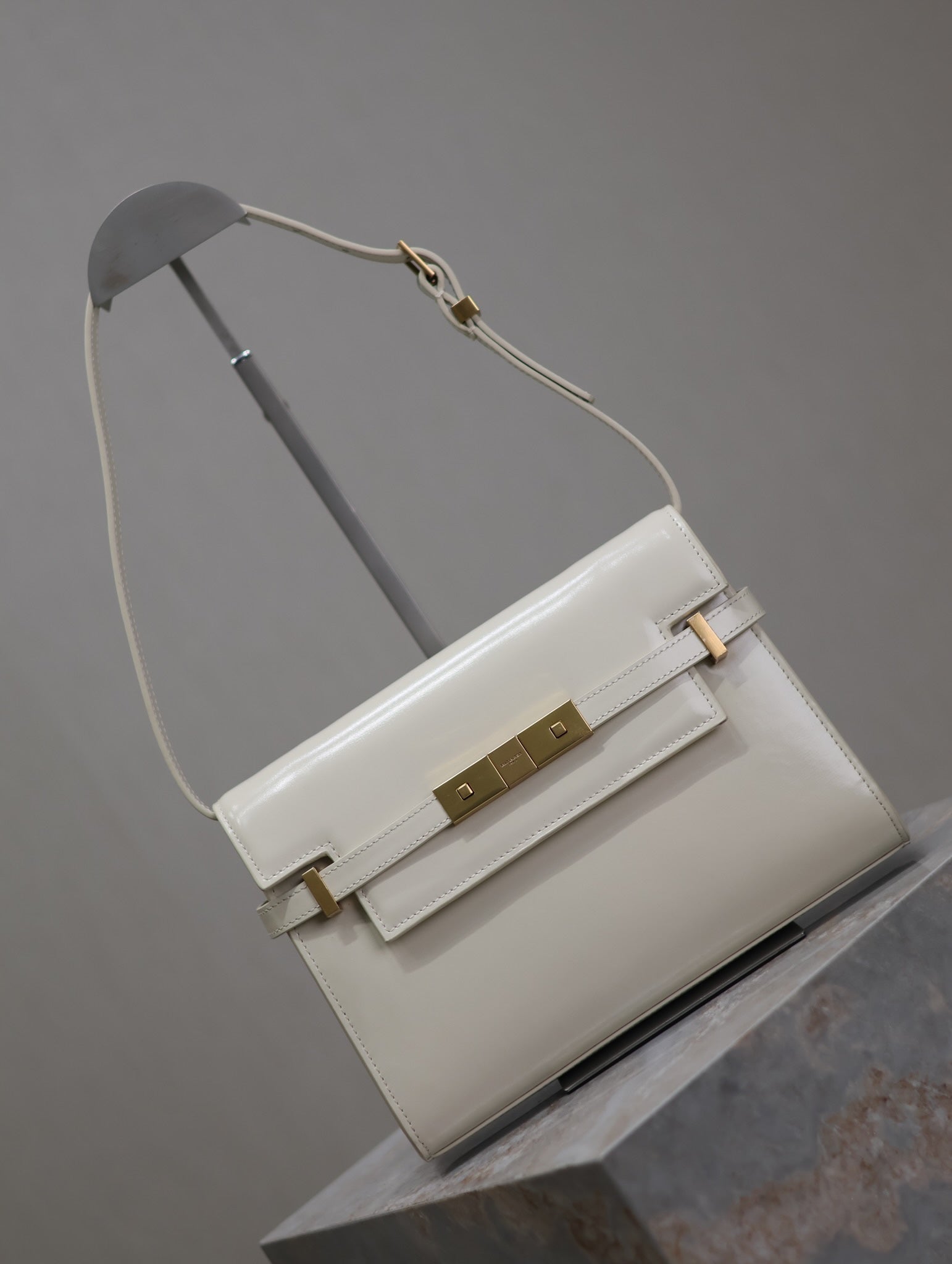 SAINT LAURENT MANHATTAN SMALL 24 IN WHITE SMOOTH LAMBSKIN GOLD HARDWARE