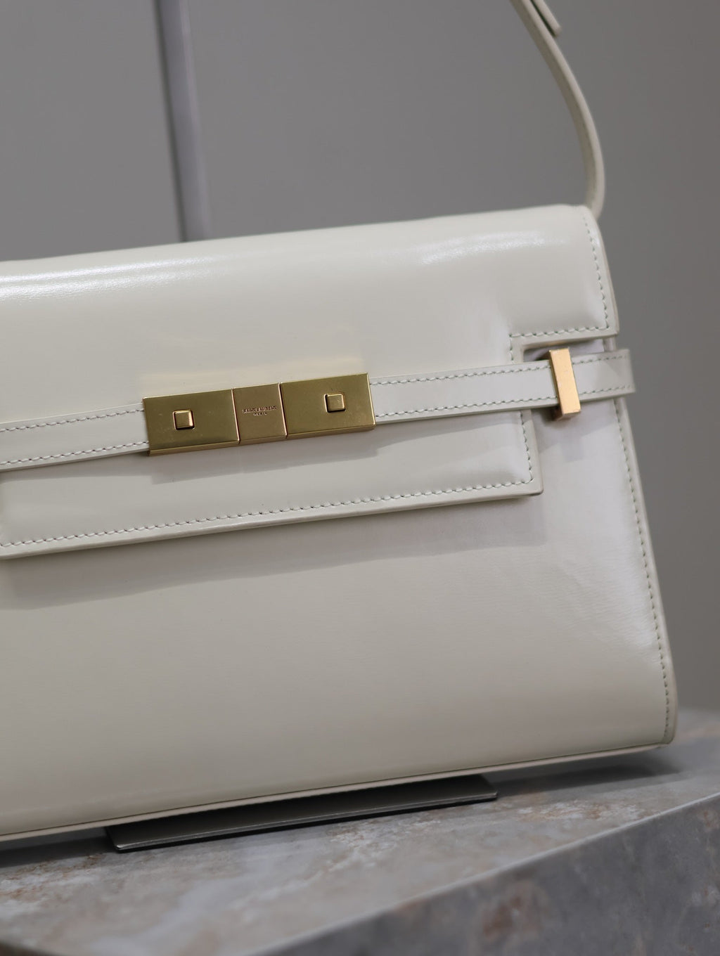 SAINT LAURENT MANHATTAN SMALL 24 IN WHITE SMOOTH LAMBSKIN GOLD HARDWARE