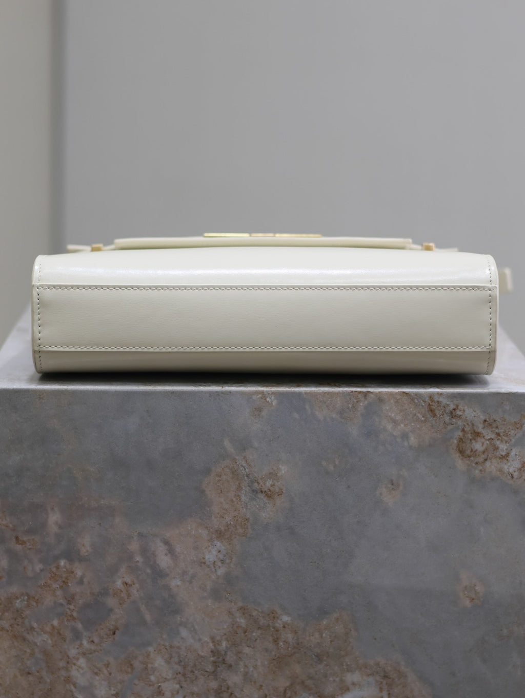 SAINT LAURENT MANHATTAN SMALL 24 IN WHITE SMOOTH LAMBSKIN GOLD HARDWARE