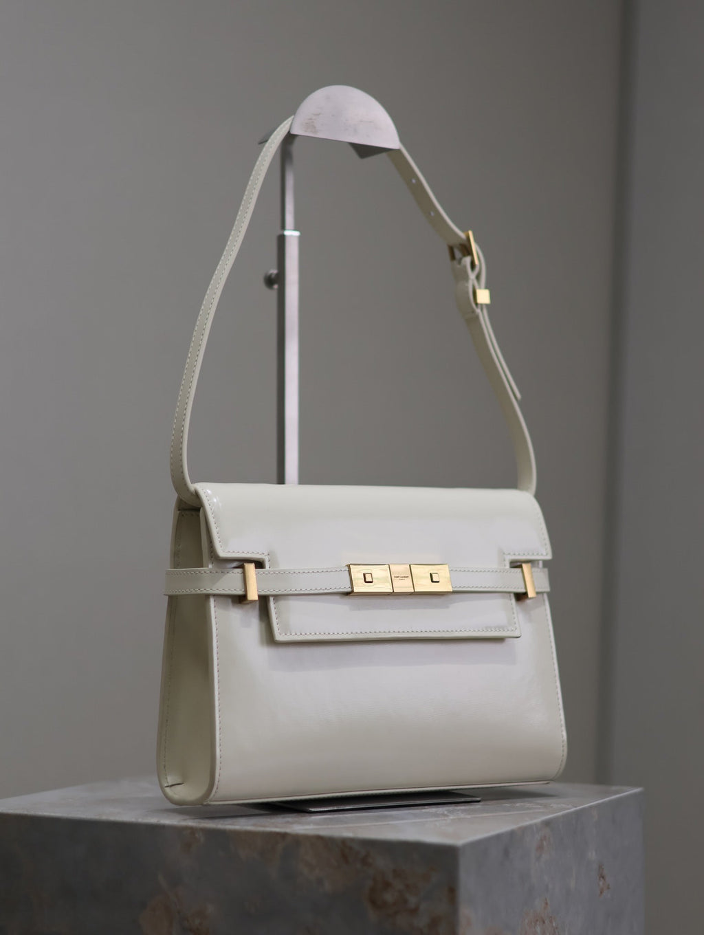 SAINT LAURENT MANHATTAN SMALL 24 IN WHITE SMOOTH LAMBSKIN GOLD HARDWARE