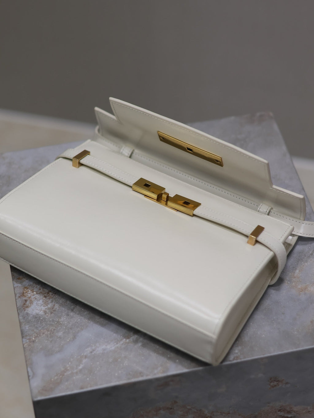 SAINT LAURENT MANHATTAN SMALL 24 IN WHITE SMOOTH LAMBSKIN GOLD HARDWARE