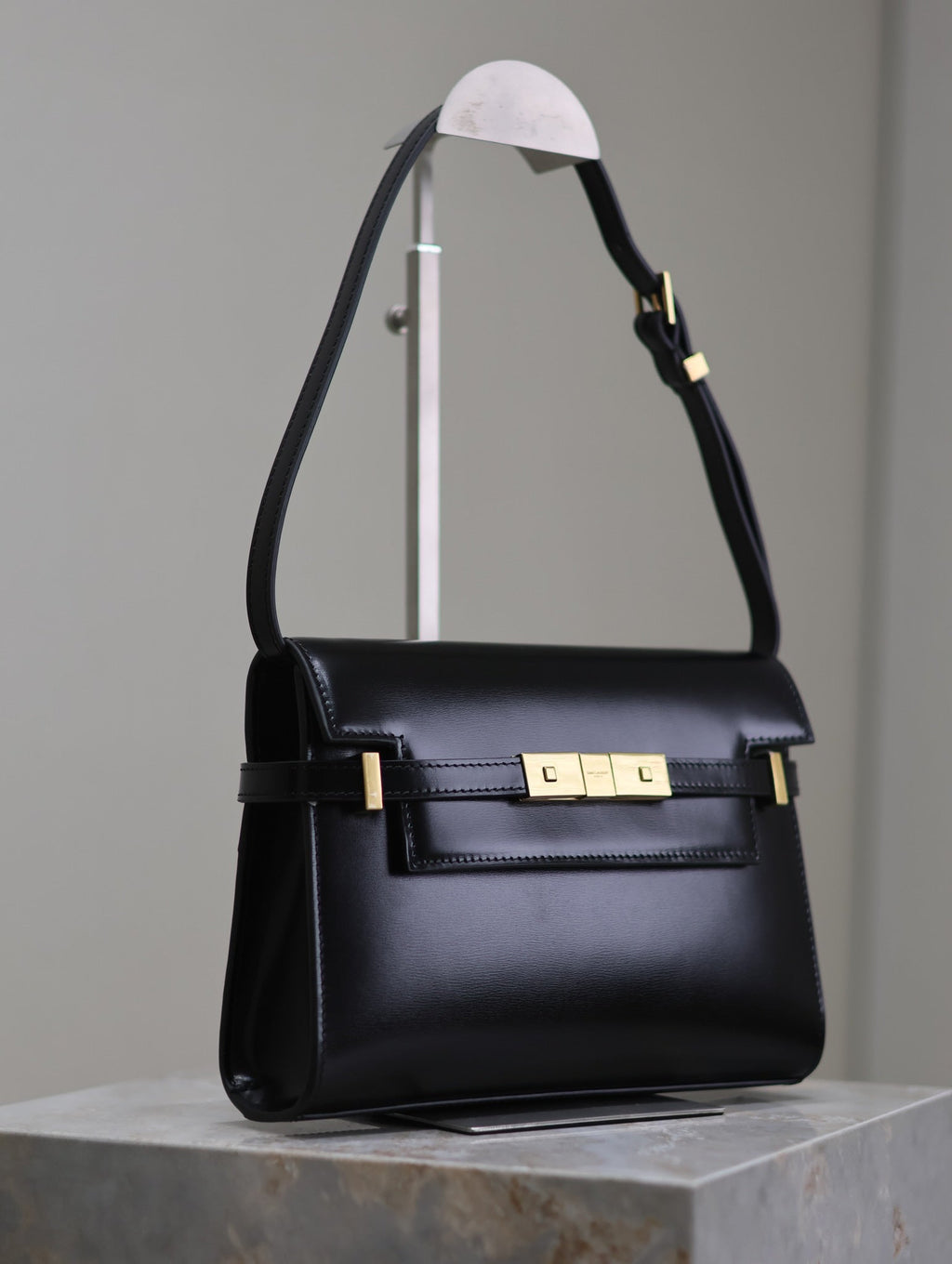 SAINT LAURENT MANHATTAN SMALL 24 IN BLACK SMOOTH LAMBSKIN GOLD HARDWARE