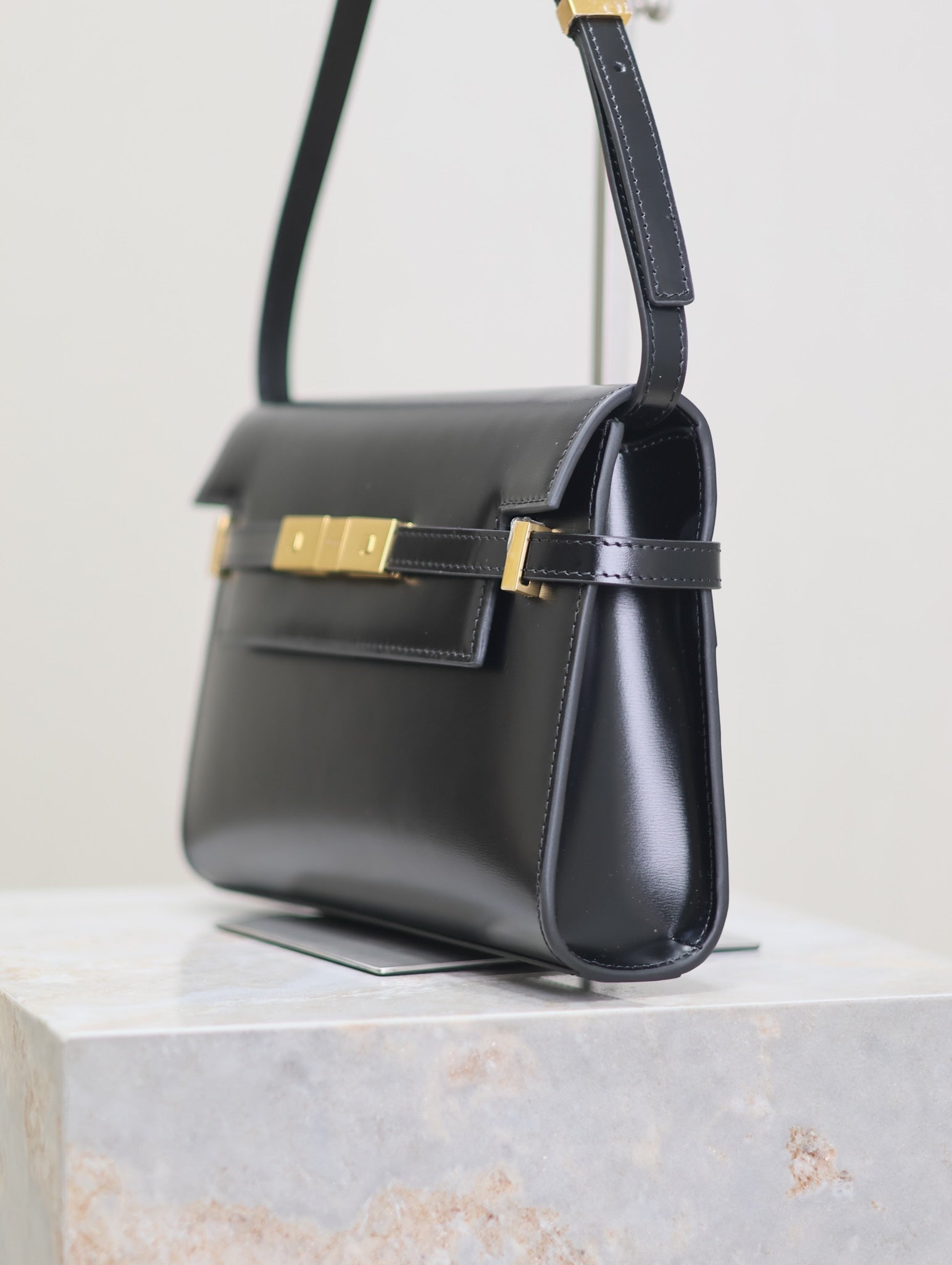 SAINT LAURENT MANHATTAN SMALL 24 IN BLACK SMOOTH LAMBSKIN GOLD HARDWARE