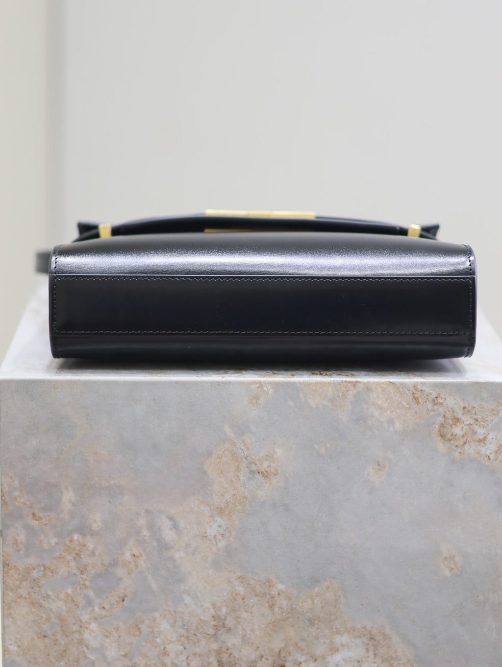 SAINT LAURENT MANHATTAN SMALL 24 IN BLACK SMOOTH LAMBSKIN GOLD HARDWARE