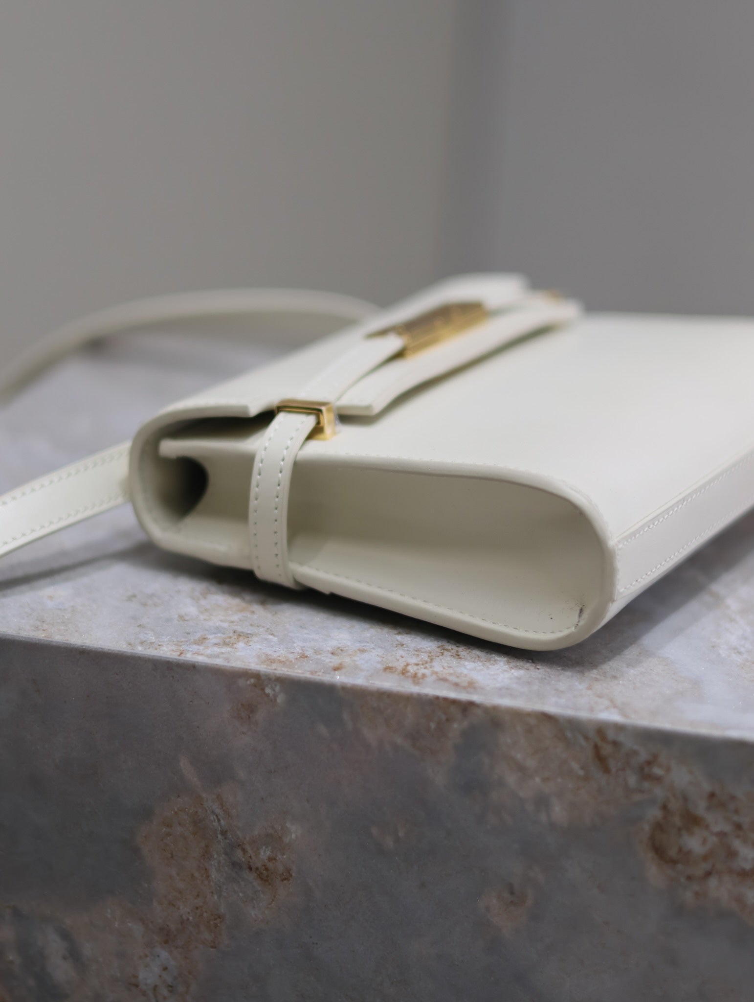 SAINT LAURENT YSL 25S MINI MANHATTAN 19 IN BLANC VINTAGE CALFSKIN GOLD HARDWARE