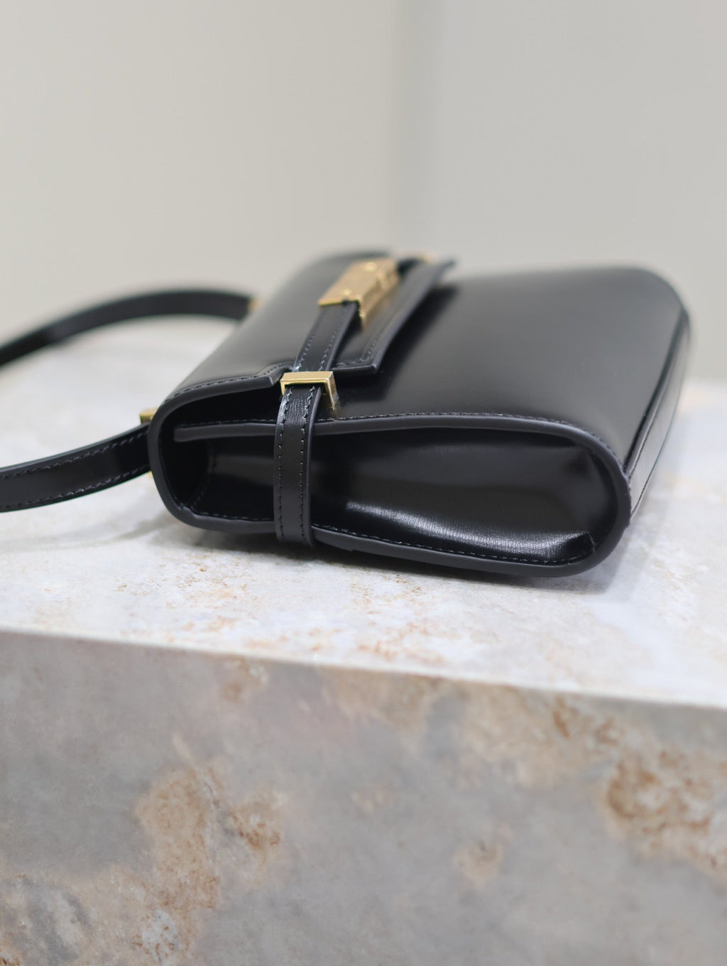 SAINT LAURENT MANHATTAN MINI 19 IN BLACK SMOOTH LAMBSKIN GOLD BUCKLE