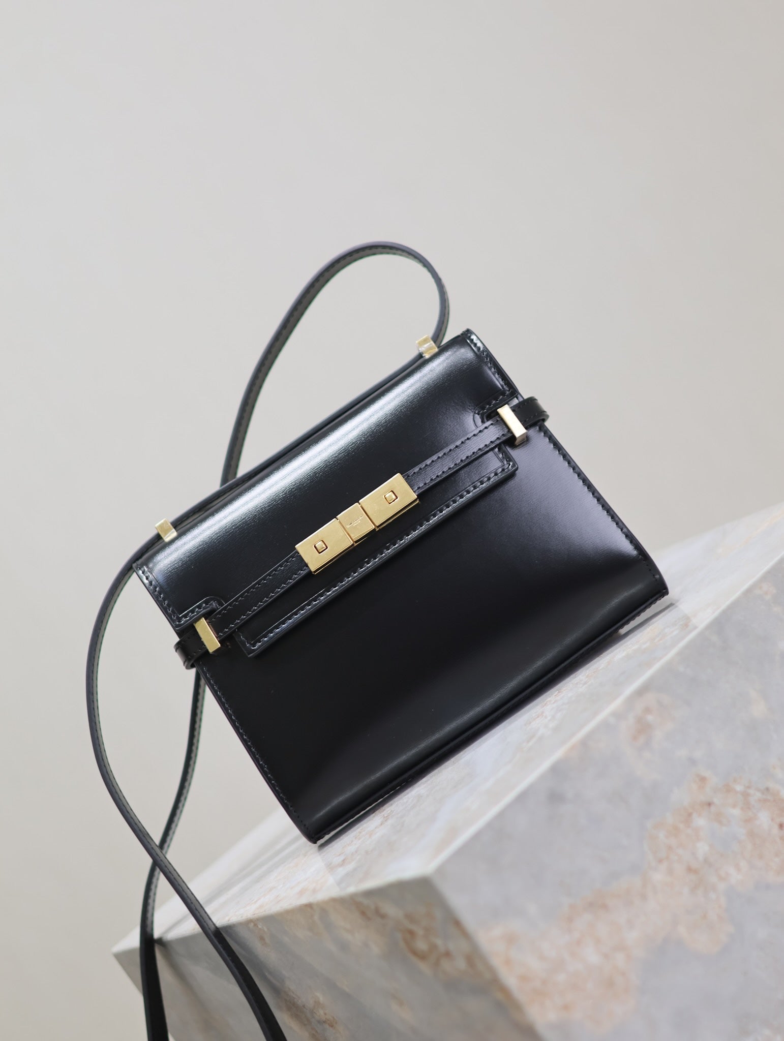 SAINT LAURENT MANHATTAN MINI 19 IN BLACK SMOOTH LAMBSKIN GOLD BUCKLE