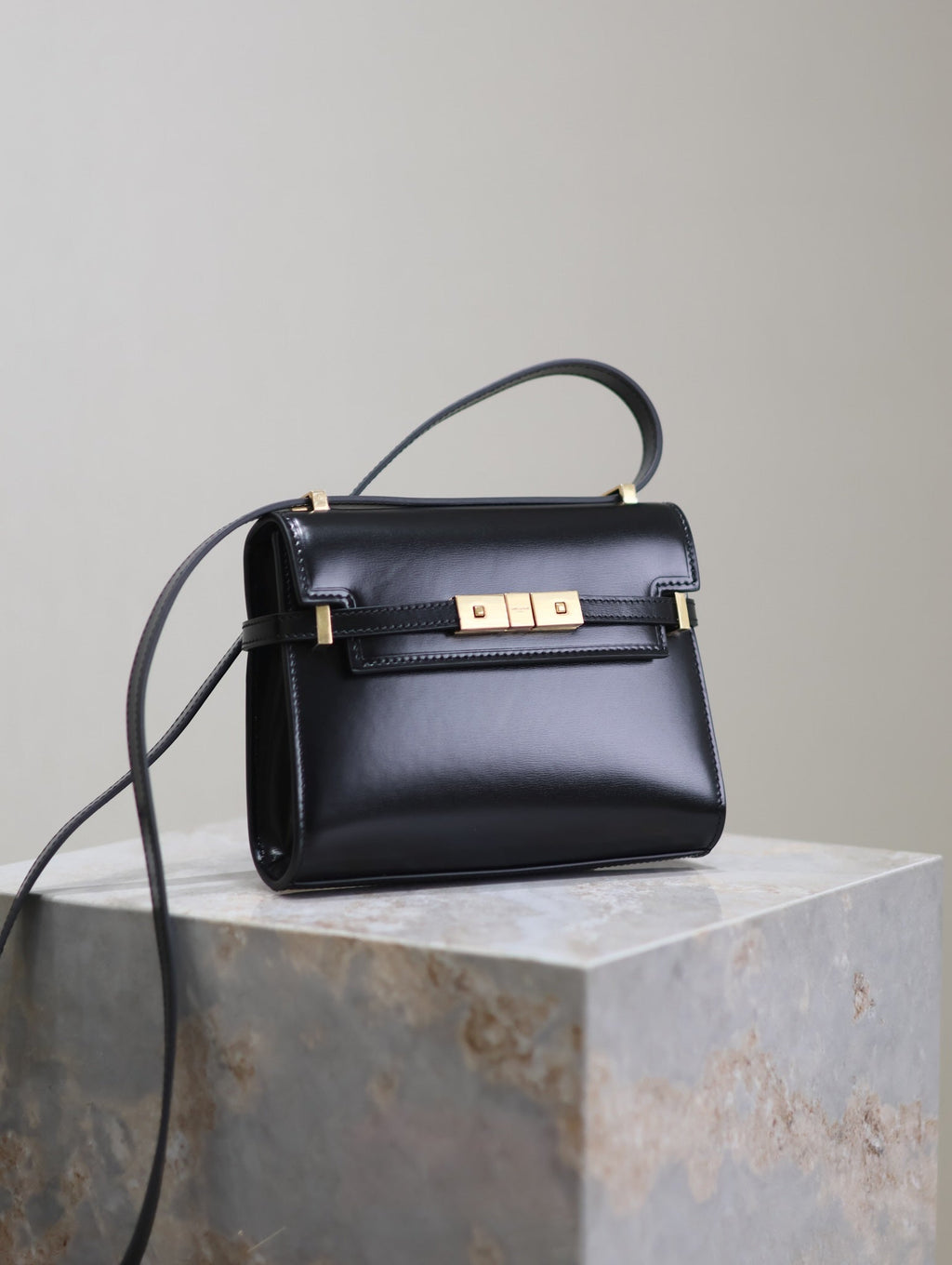 SAINT LAURENT MANHATTAN MINI 19 IN BLACK SMOOTH LAMBSKIN GOLD BUCKLE