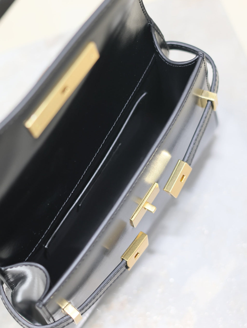 SAINT LAURENT MANHATTAN MINI 19 IN BLACK SMOOTH LAMBSKIN GOLD BUCKLE