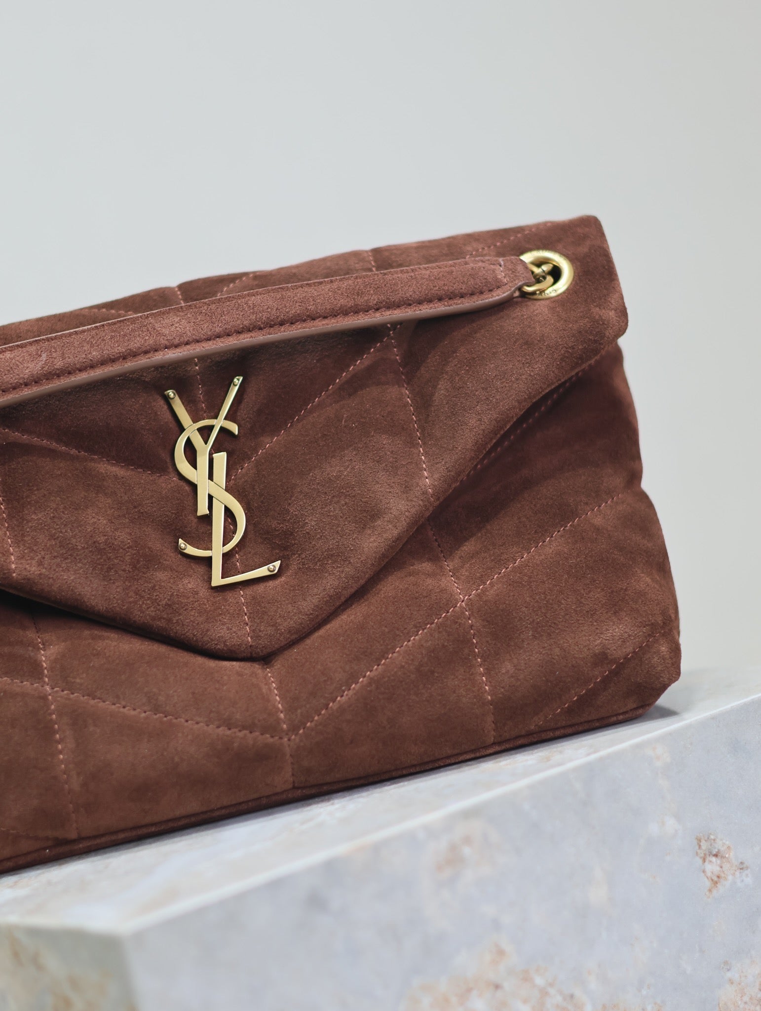 SAINT LAURENT YSL 25S LOULOU PUFFER MM 29 IN DARK BROWN SUEDE GOLD HARDWARE