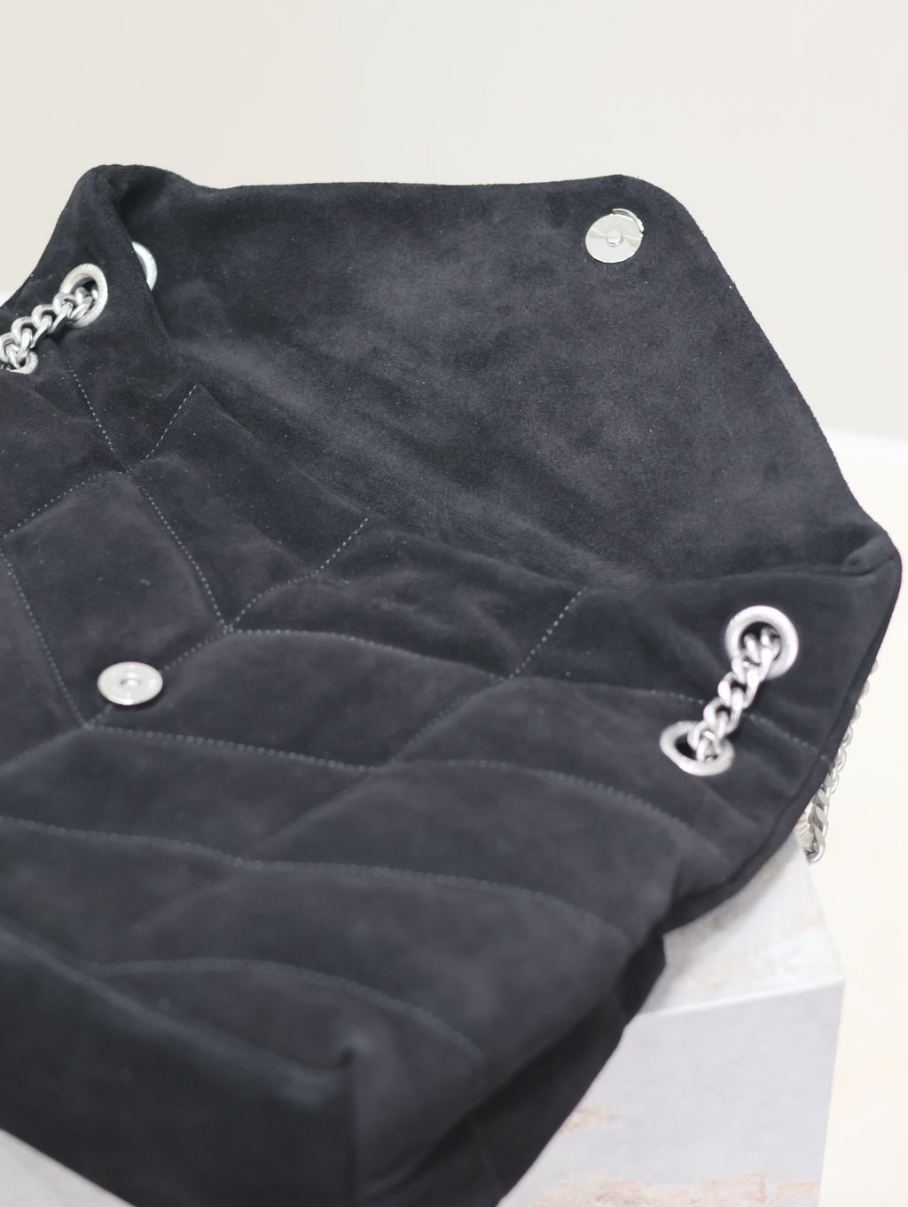 SAINT LAURENT YSL 25S LOULOU PUFFER GM 35 IN BLACK SUEDE SILVER HARDWARE