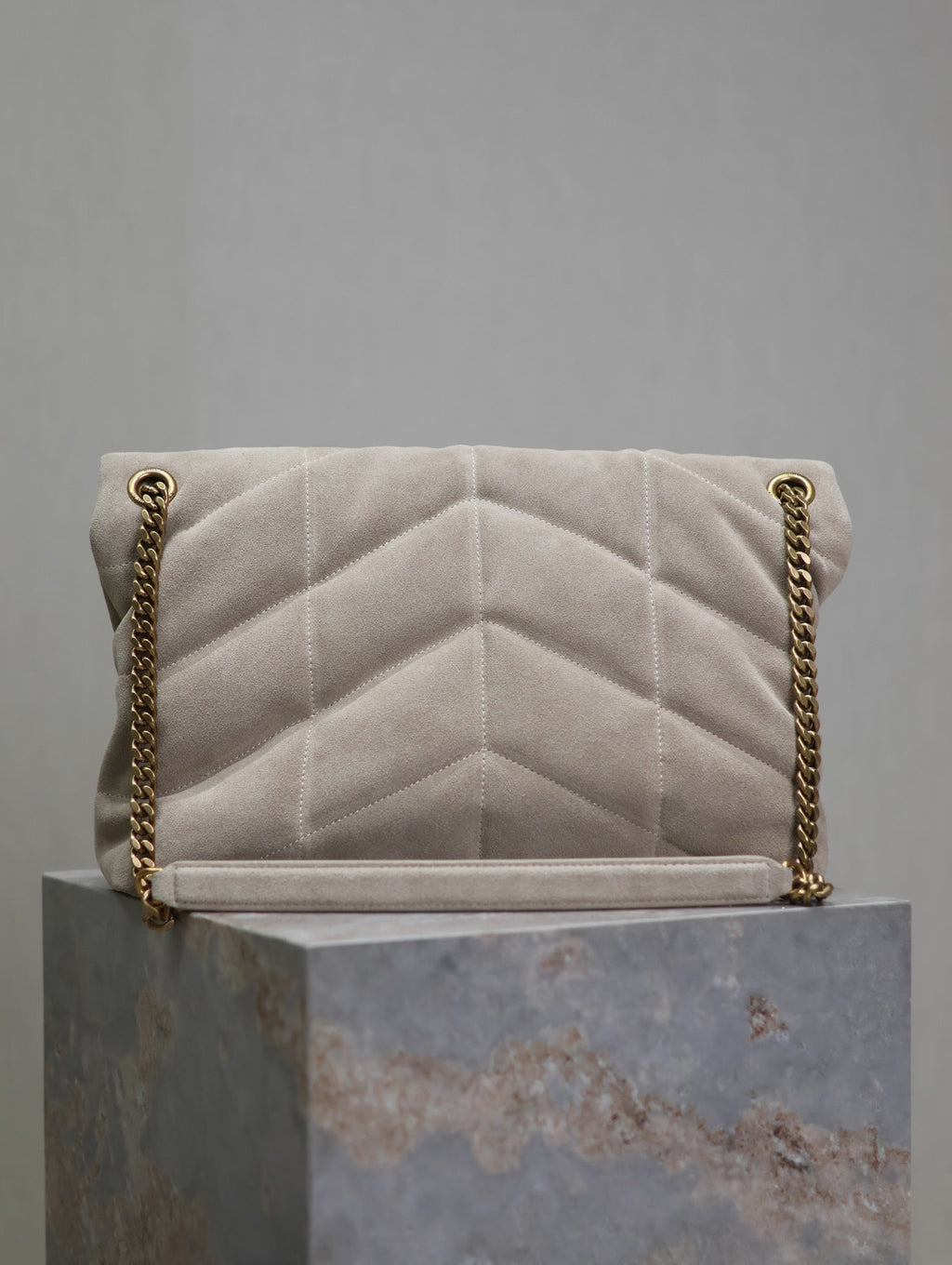SAINT LAURENT YSL 25S LOULOU PUFFER GM 35 IN SMOKEY TAUPE SUEDE GOLD HARDWRE