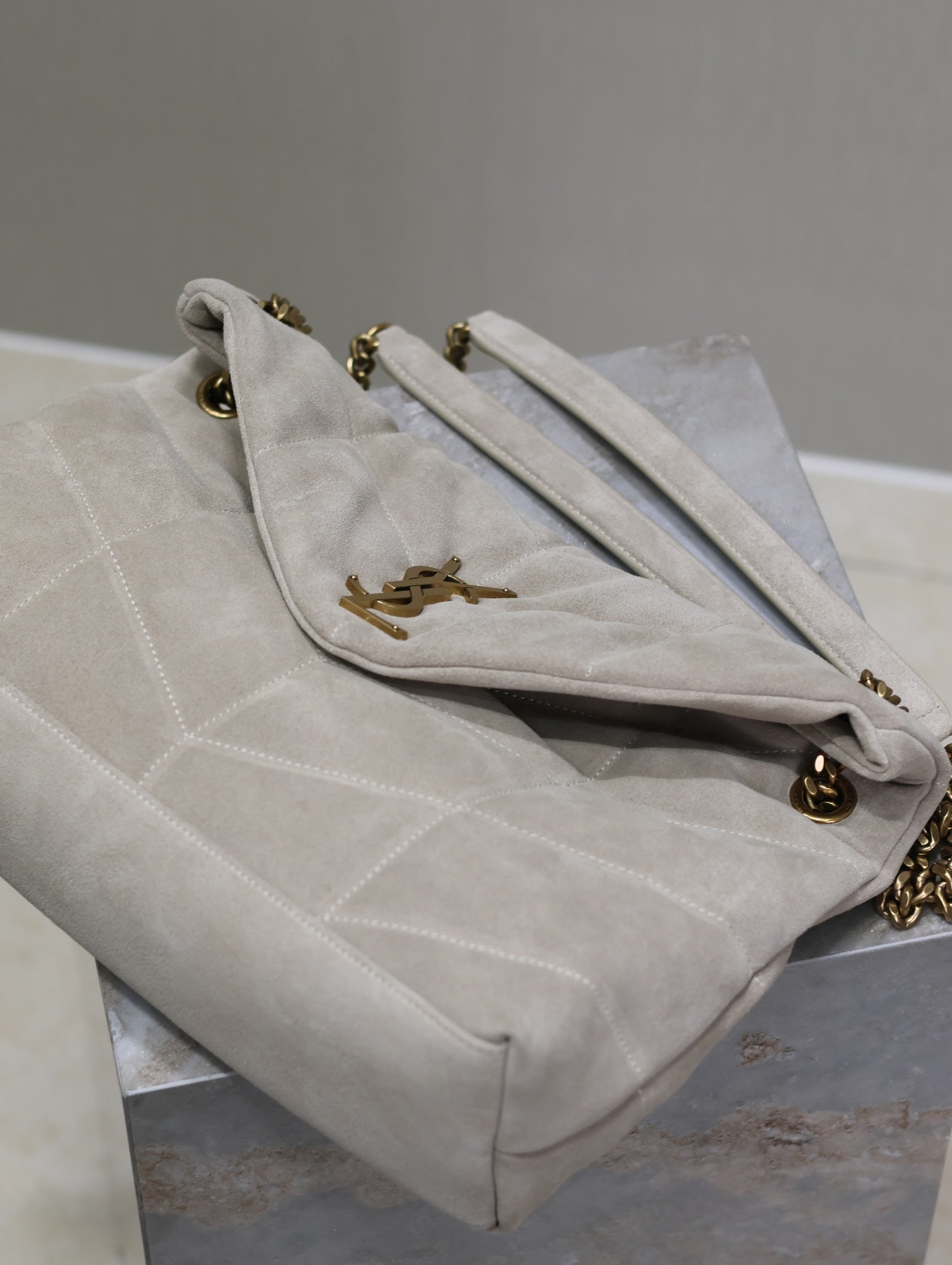 SAINT LAURENT YSL 25S LOULOU PUFFER GM 35 IN SMOKEY TAUPE SUEDE GOLD HARDWARE