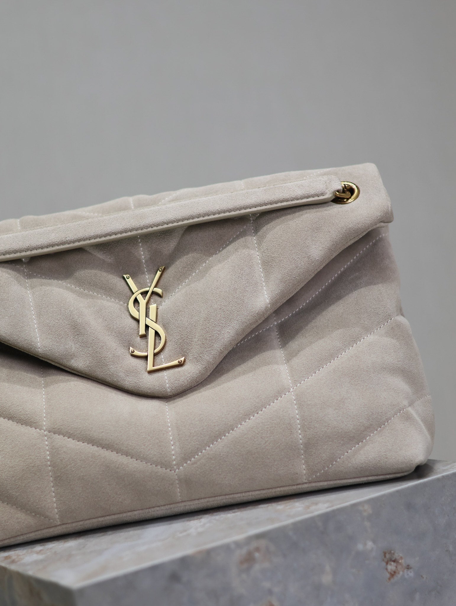 SAINT LAURENT YSL 25S LOULOU PUFFER GM 35 IN SMOKEY TAUPE SUEDE GOLD HARDWARE