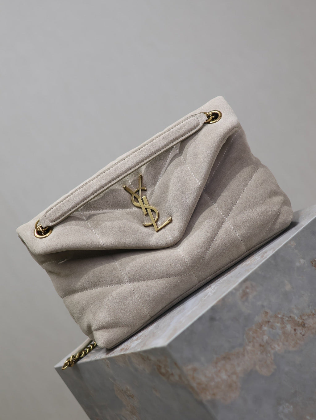 SAINT LAURENT YSL 25S LOULOU PUFFER MM 29 IN SMOKEY TAUPE SUEDE GOLD HARDWRE