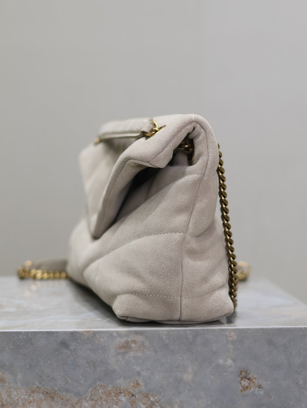 SAINT LAURENT YSL 25S LOULOU PUFFER MM 29 IN SMOKEY TAUPE SUEDE GOLD HARDWRE