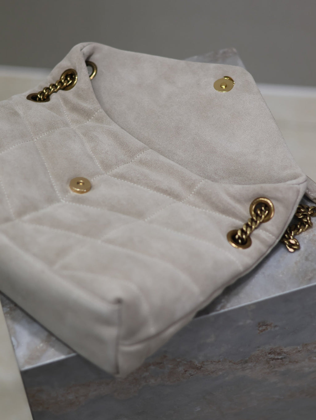 SAINT LAURENT YSL 25S LOULOU PUFFER MM 29 IN SMOKEY TAUPE SUEDE GOLD HARDWRE