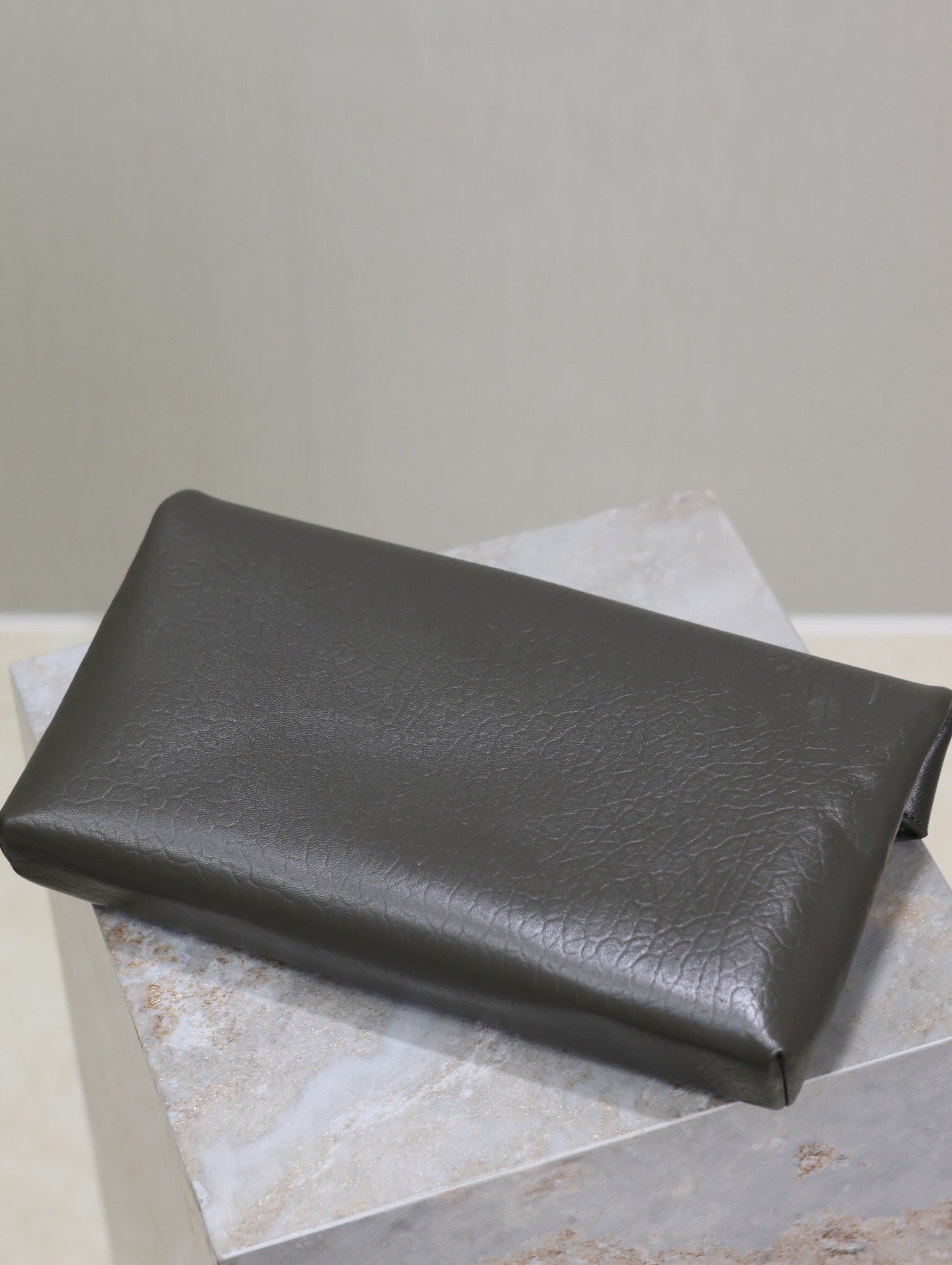 SAINT LAURENT ENVELOPE CLUTCH 29 IN KOMBU GREEN LAMBSKIN COPPER LOGO