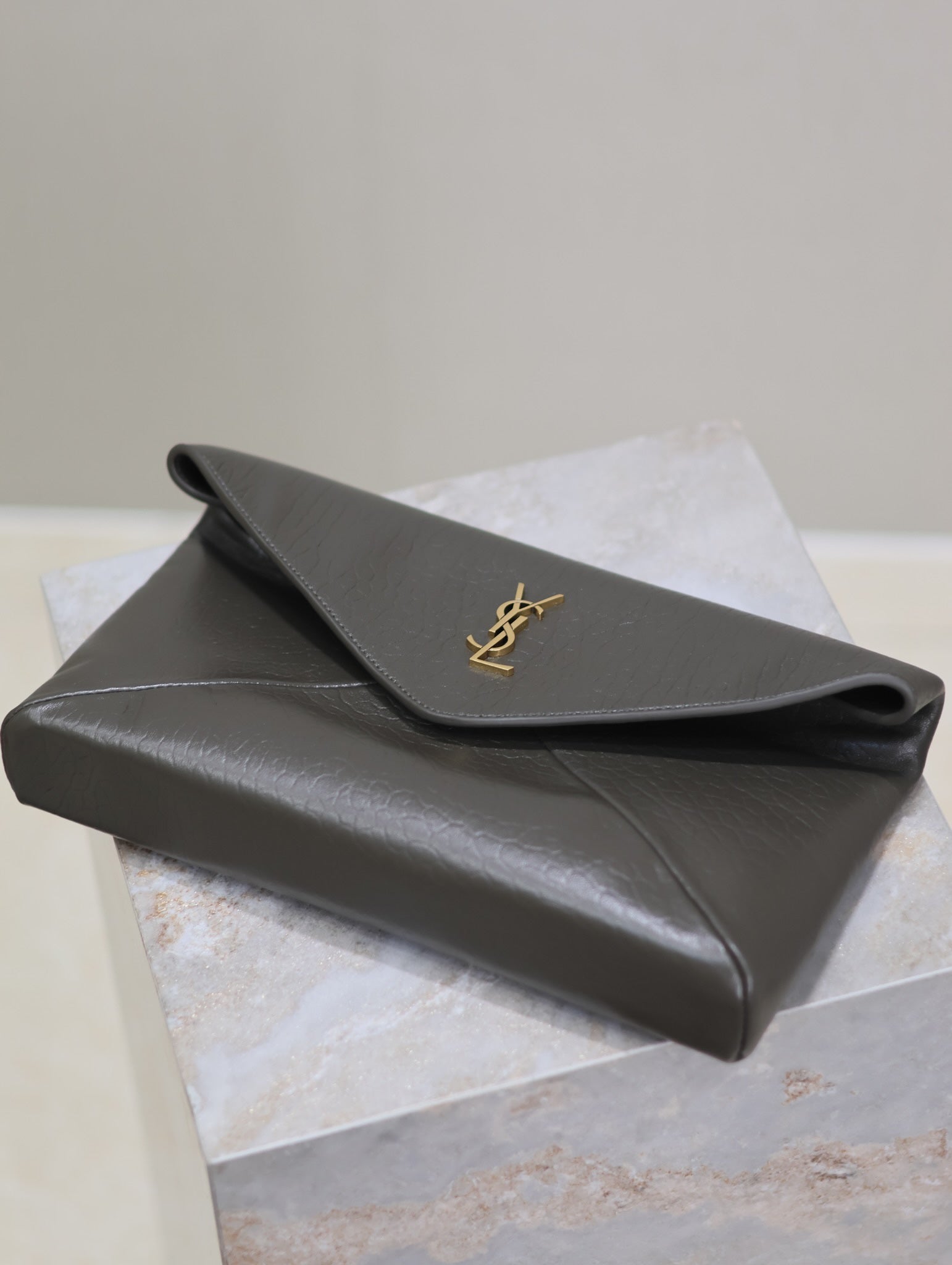 SAINT LAURENT ENVELOPE CLUTCH 29 IN KOMBU GREEN LAMBSKIN COPPER LOGO