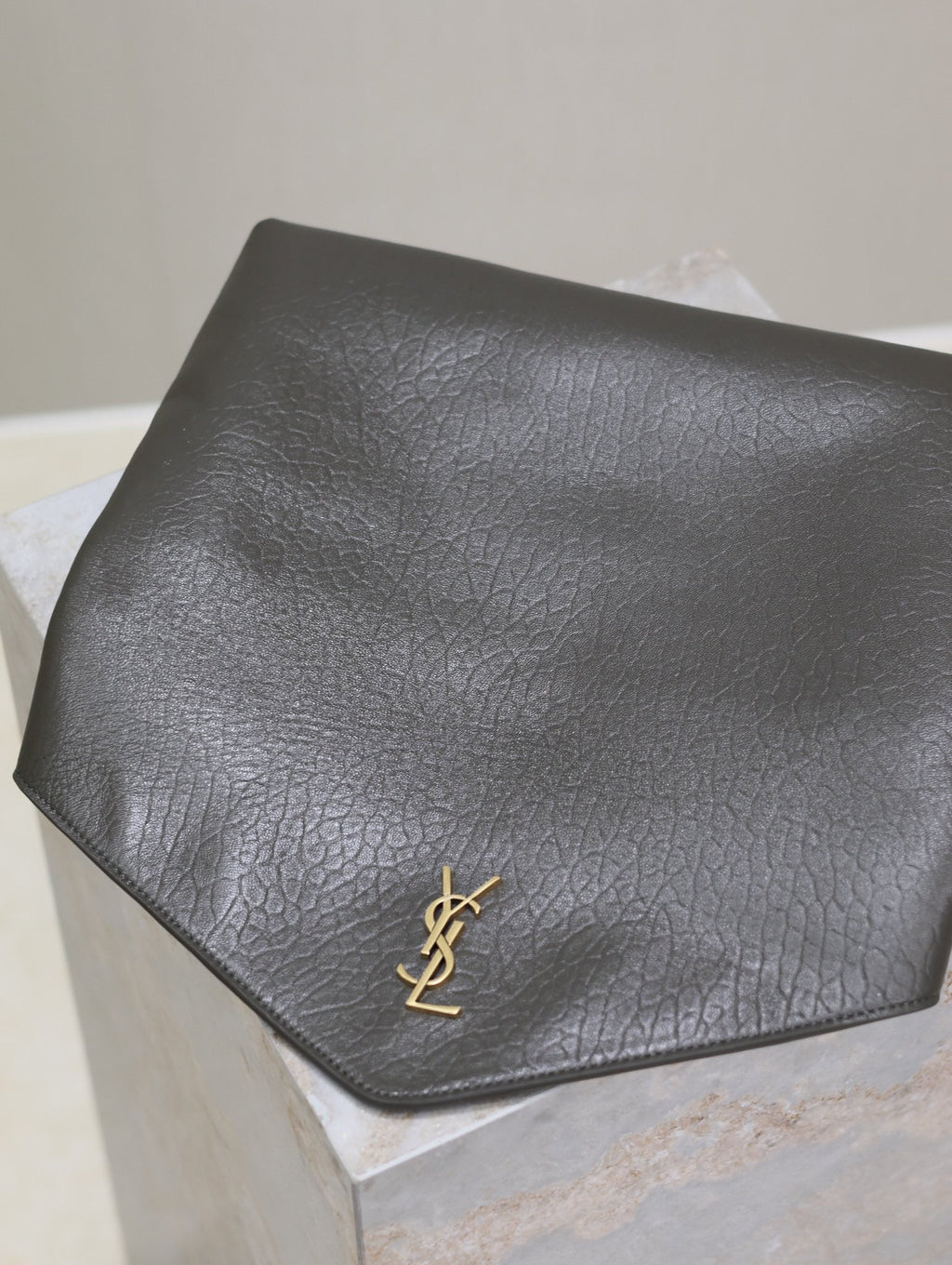 SAINT LAURENT ENVELOPE CLUTCH 29 IN KOMBU GREEN LAMBSKIN COPPER LOGO
