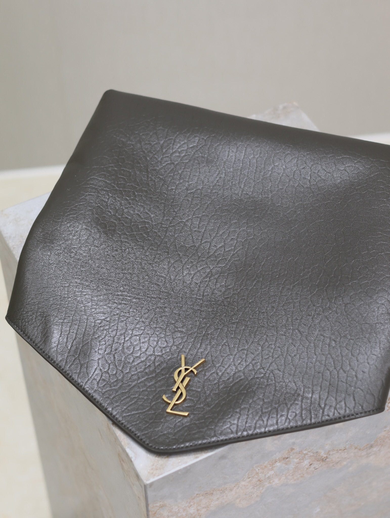SAINT LAURENT ENVELOPE CLUTCH 29 IN KOMBU GREEN LAMBSKIN COPPER LOGO