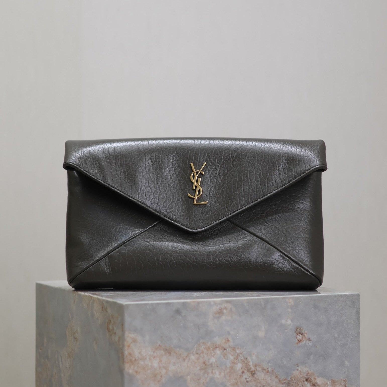 SAINT LAURENT ENVELOPE CLUTCH 29 IN KOMBU GREEN LAMBSKIN COPPER LOGO