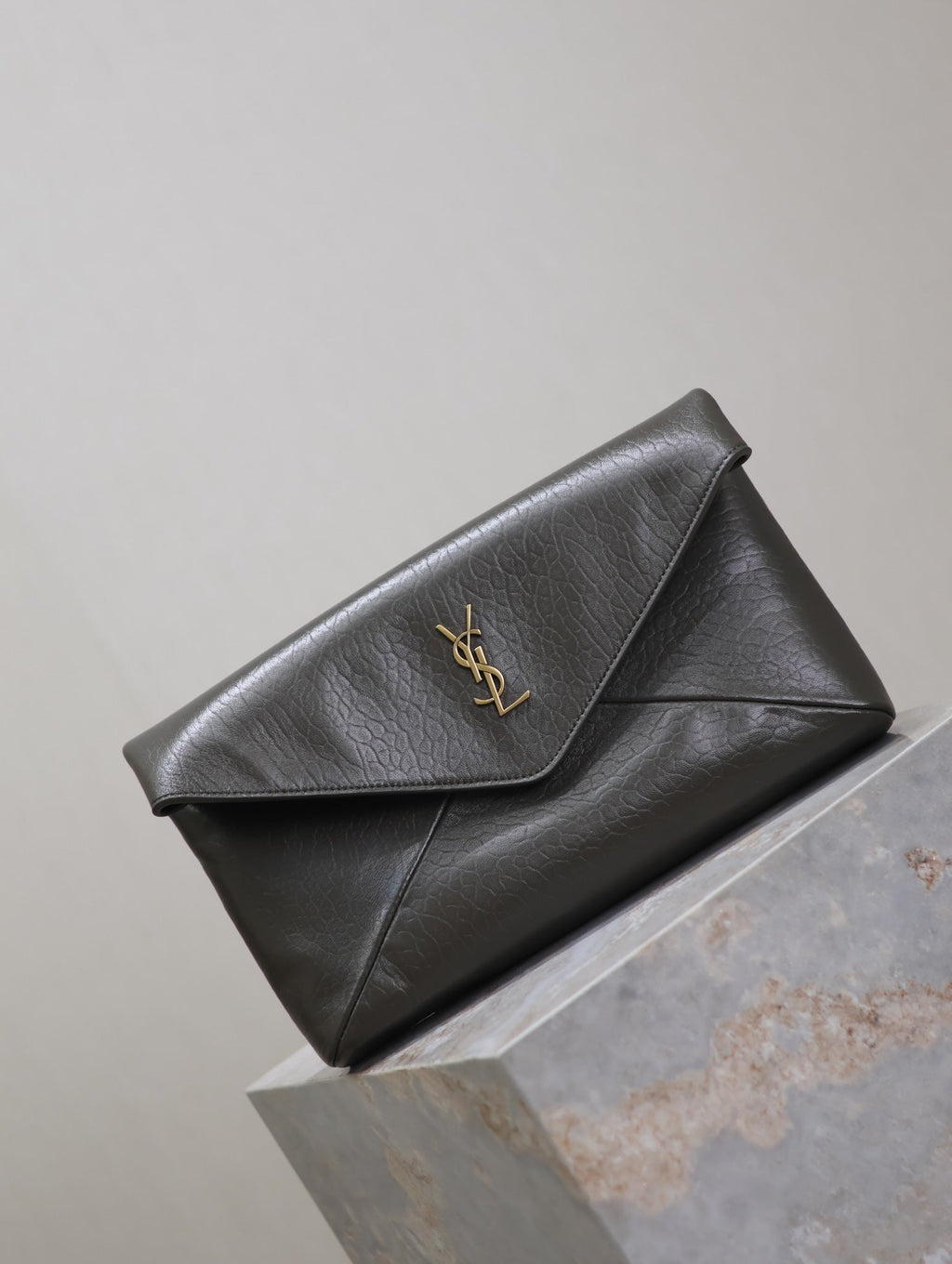 SAINT LAURENT ENVELOPE CLUTCH 29 IN KOMBU GREEN LAMBSKIN COPPER LOGO