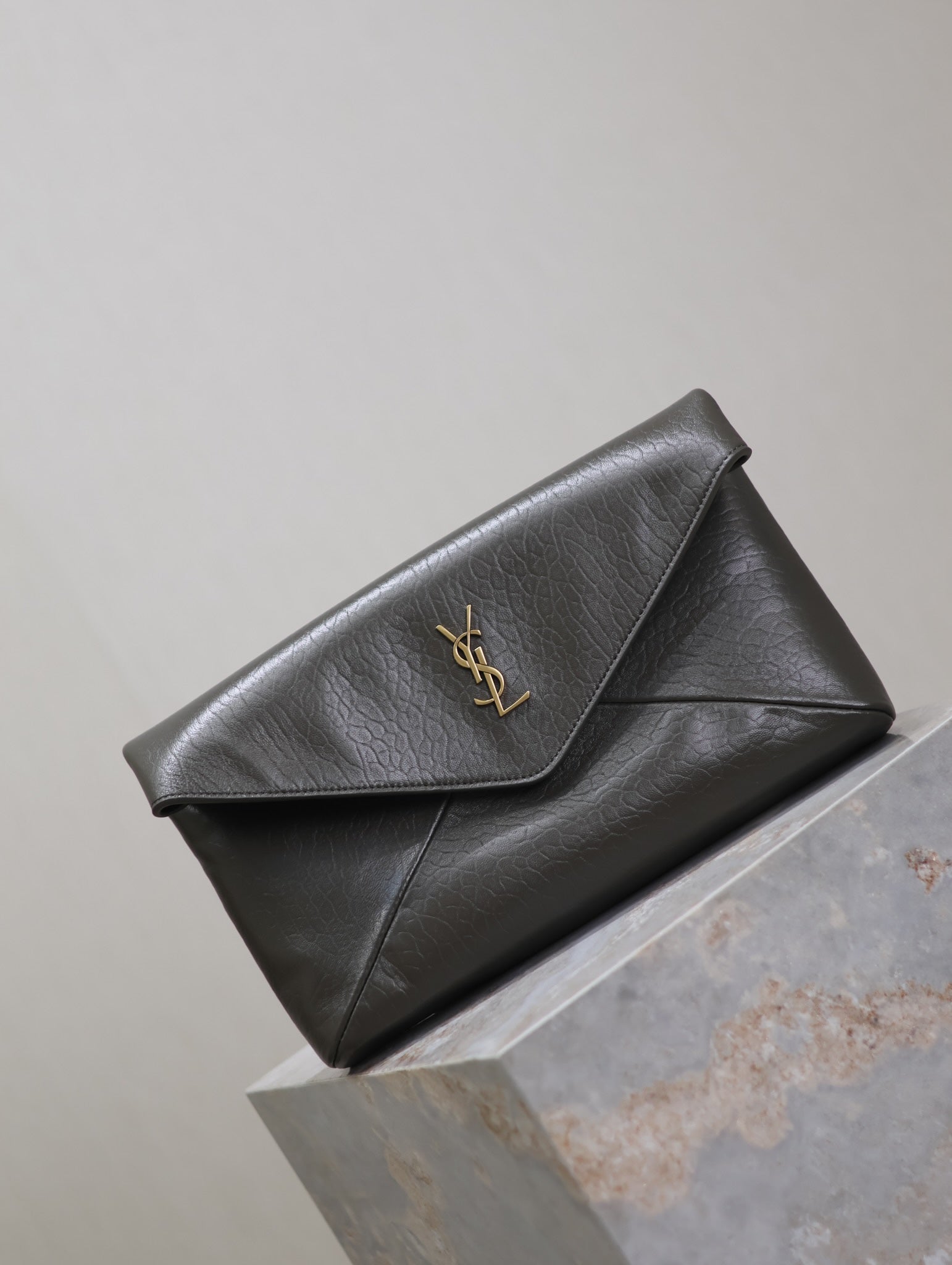 SAINT LAURENT ENVELOPE CLUTCH 29 IN KOMBU GREEN LAMBSKIN COPPER LOGO