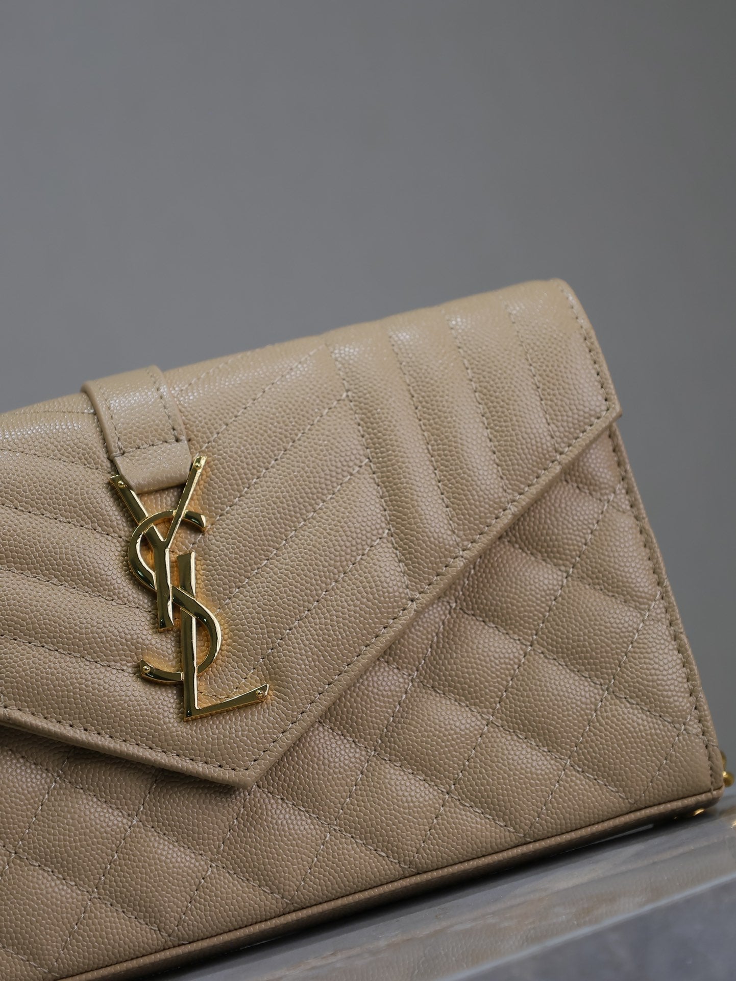 SAINT LAURENT ENVELOPE CHAIN BAG 22 IN SEPIA TAN LAMBSKIN GOLD HARDWARE