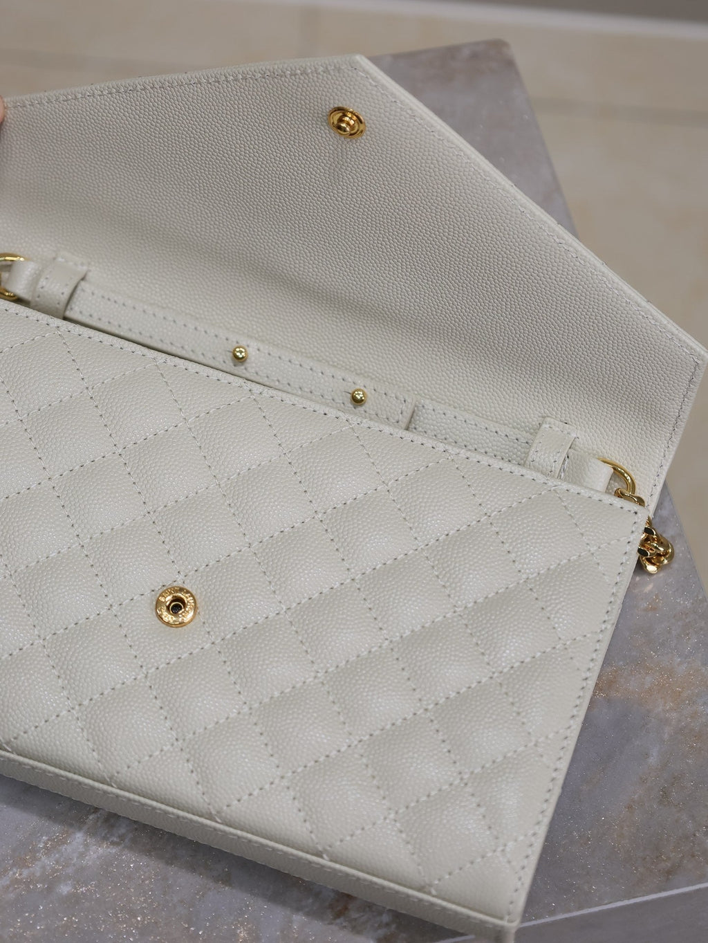 SAINT LAURENT ENVELOPE CHAIN BAG 22 IN LIGHT GRAY LAMBSKIN GOLD HARDWARE