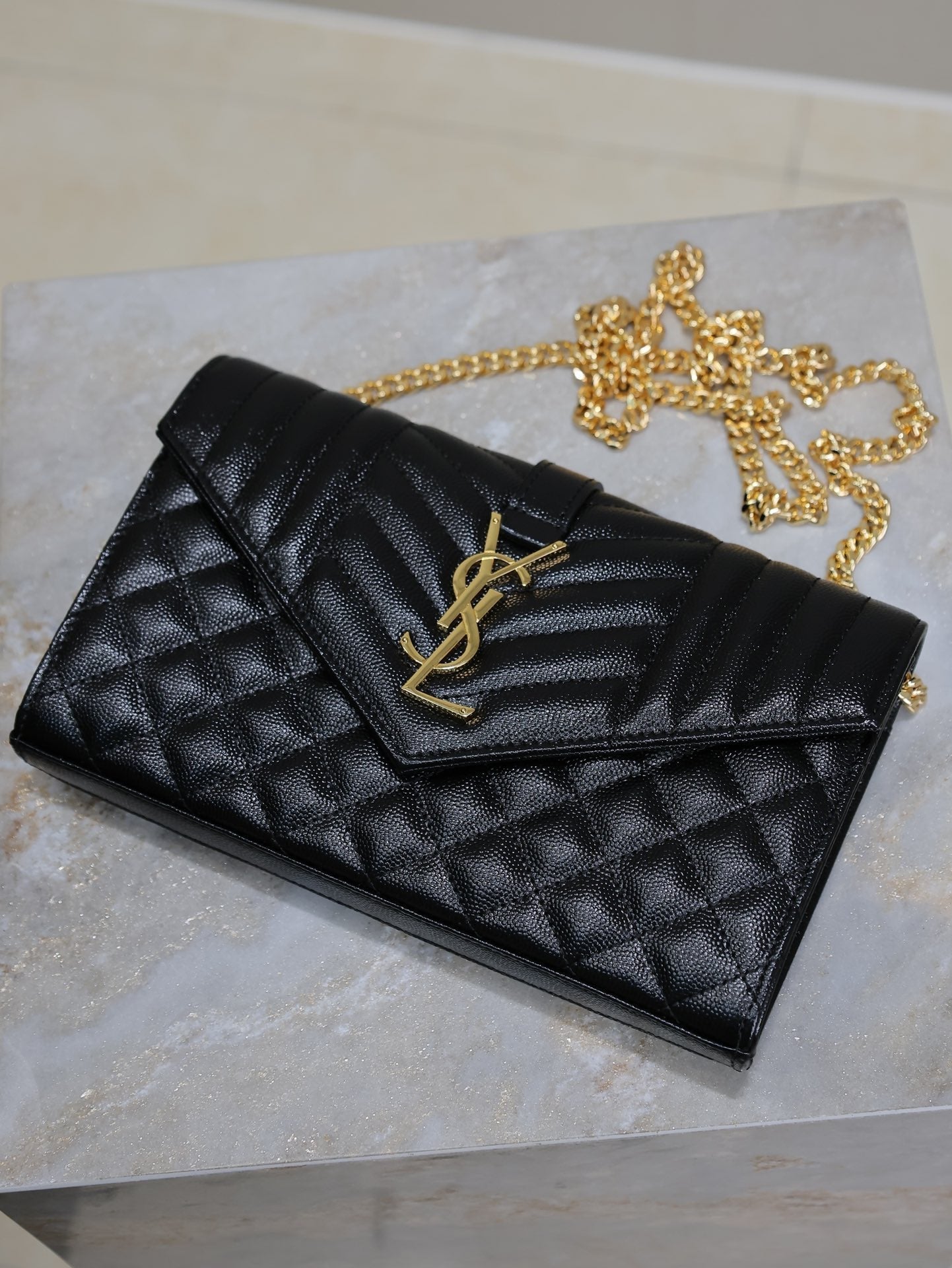 SAINT LAURENT ENVELOPE CHAIN BAG 22 IN BLACK LAMBSKIN GOLD HARDWARE