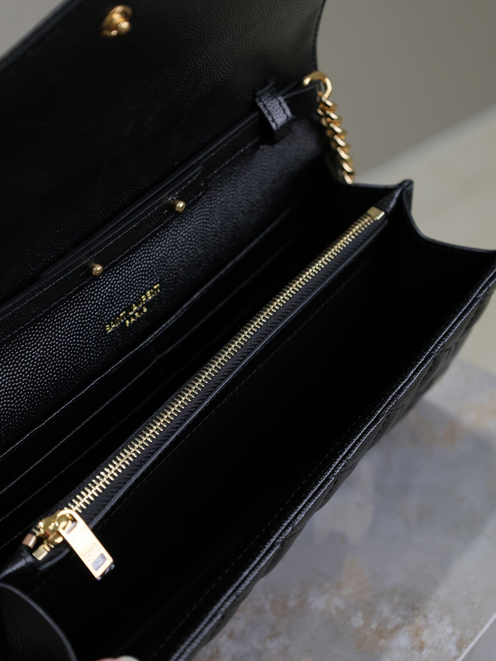 SAINT LAURENT ENVELOPE CHAIN BAG 22 IN BLACK LAMBSKIN GOLD HARDWARE