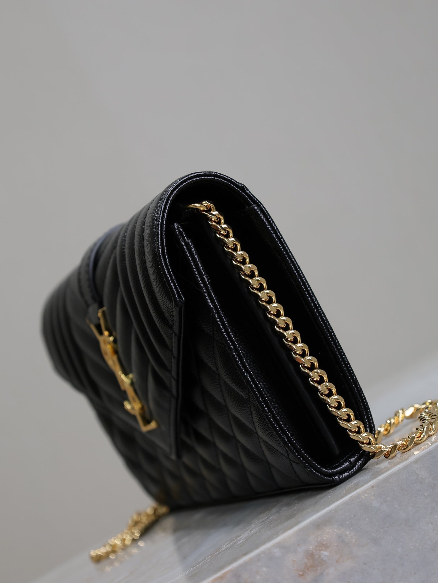 SAINT LAURENT ENVELOPE CHAIN BAG 22 IN BLACK LAMBSKIN GOLD HARDWARE