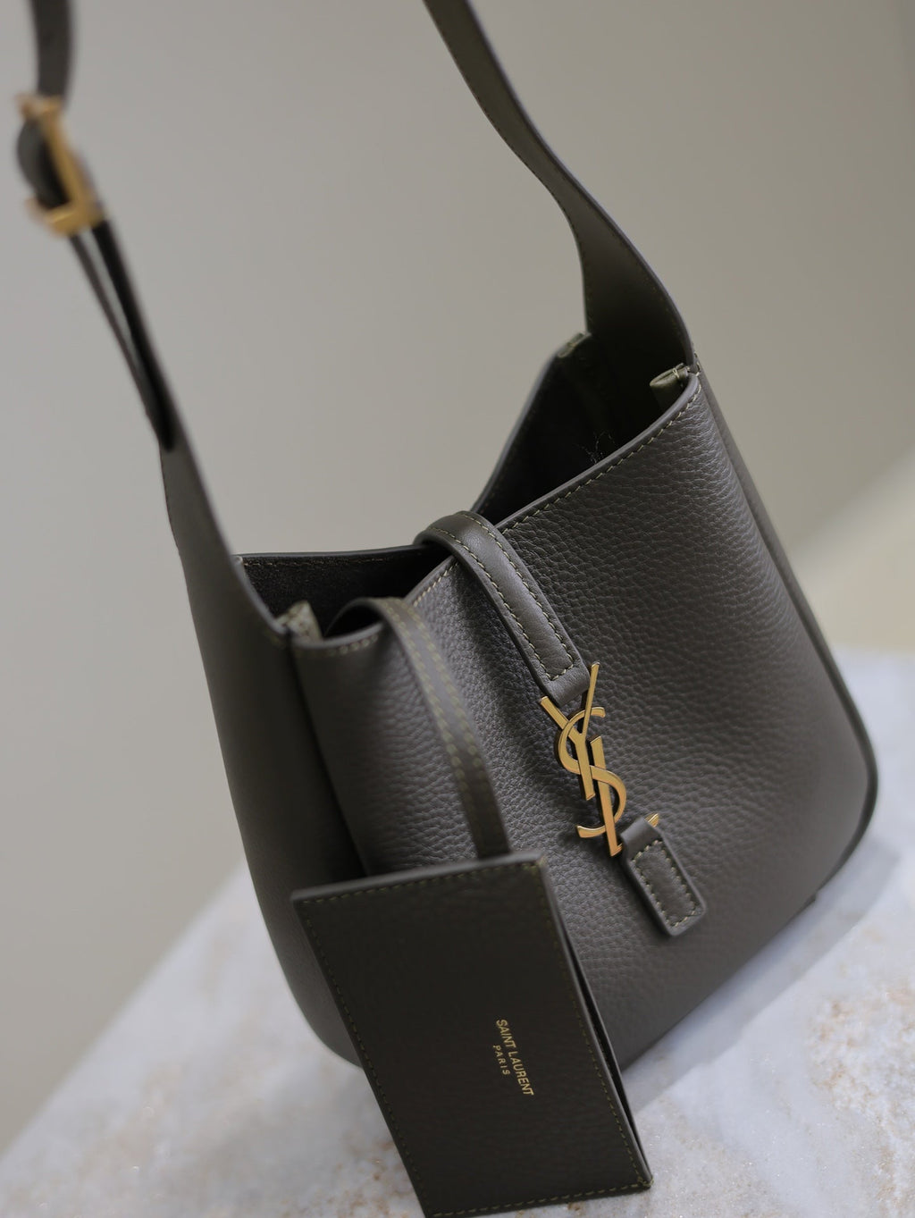 SAINT LAURENT YSL 25S LE 5 À 7 BAG 16 IN LIGHT MUSK GRAINED CALFSKIN GOLD HARDWRE